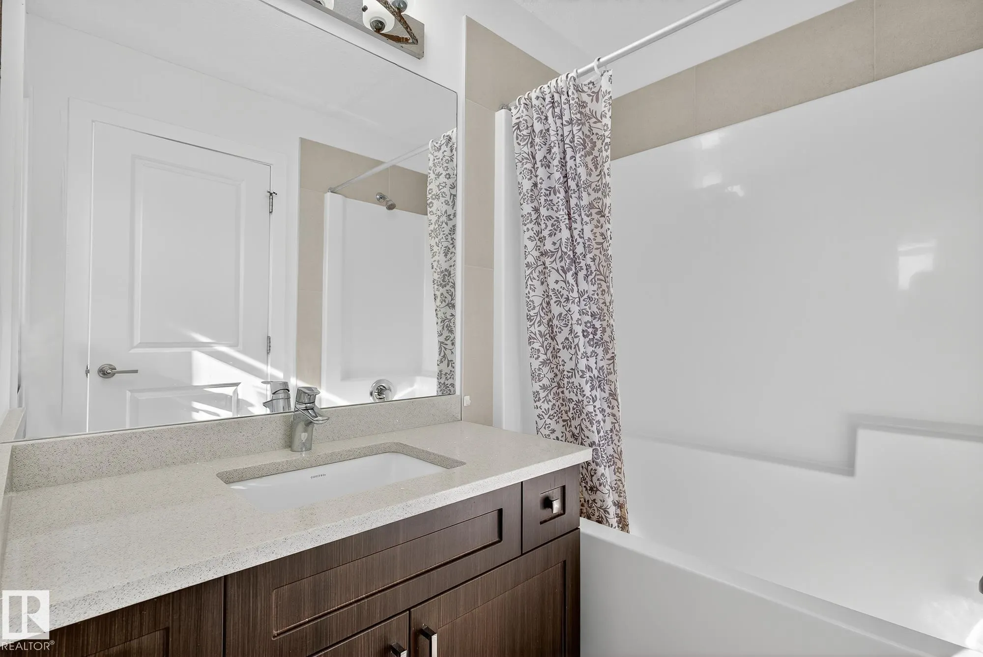 22015 85 AVE