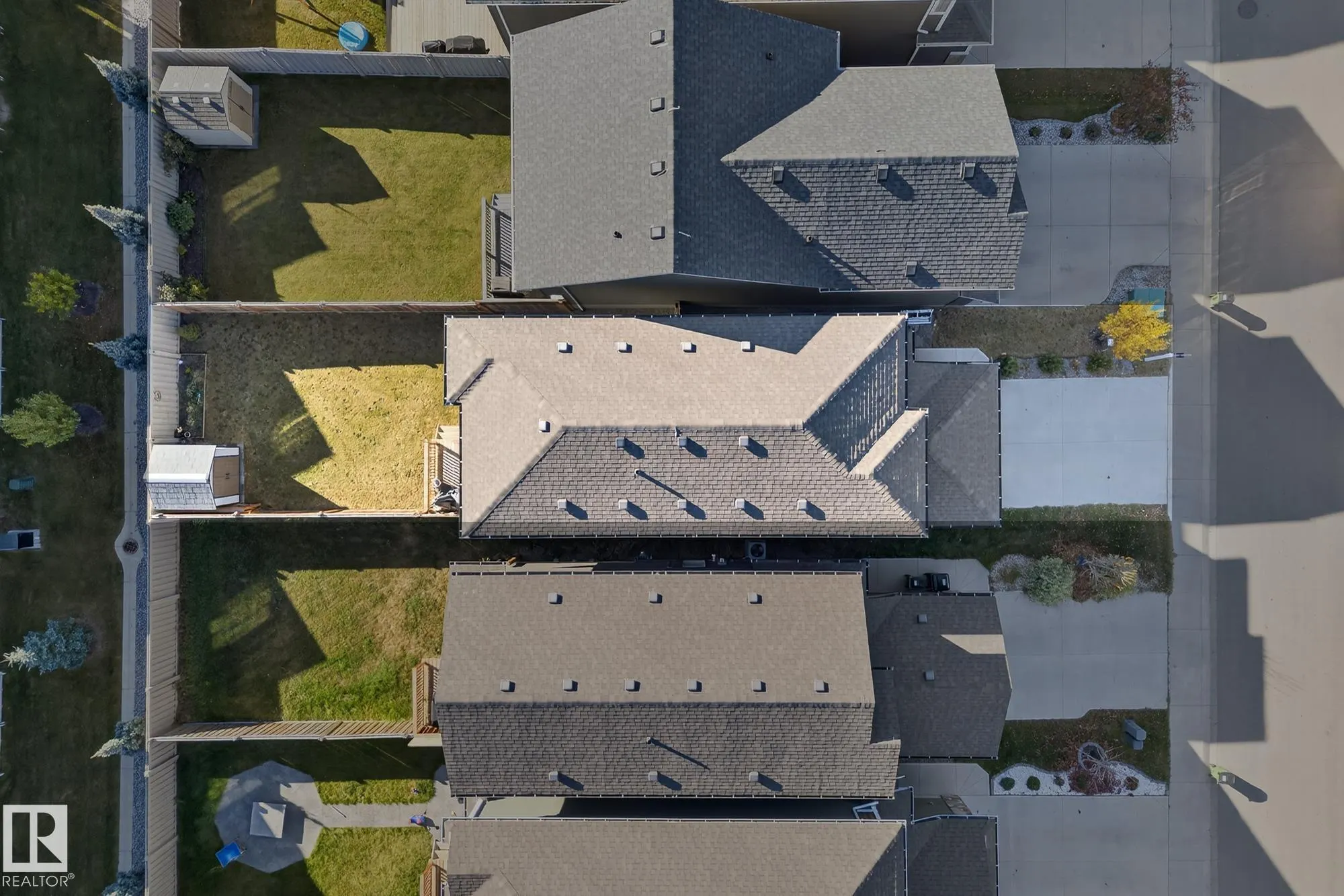 22015 85 AVE