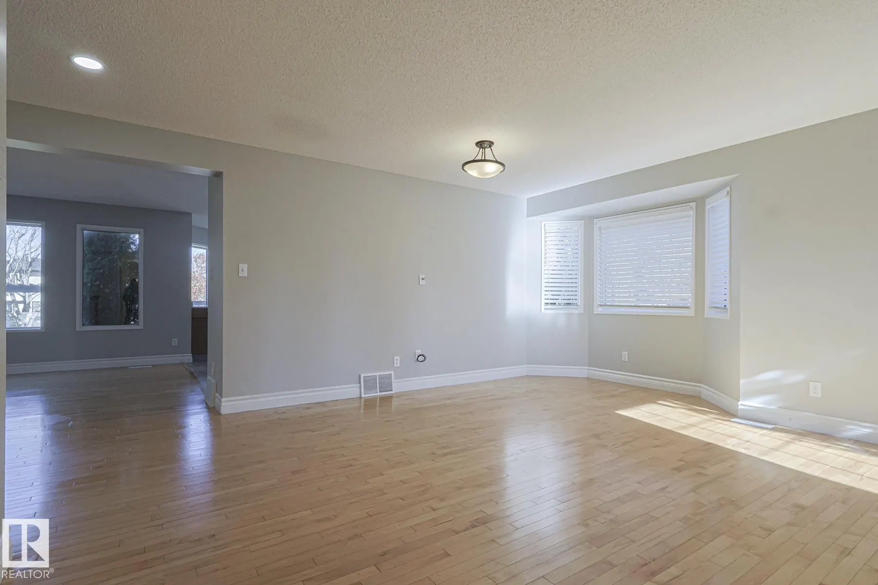 11 HIGH PARK Close