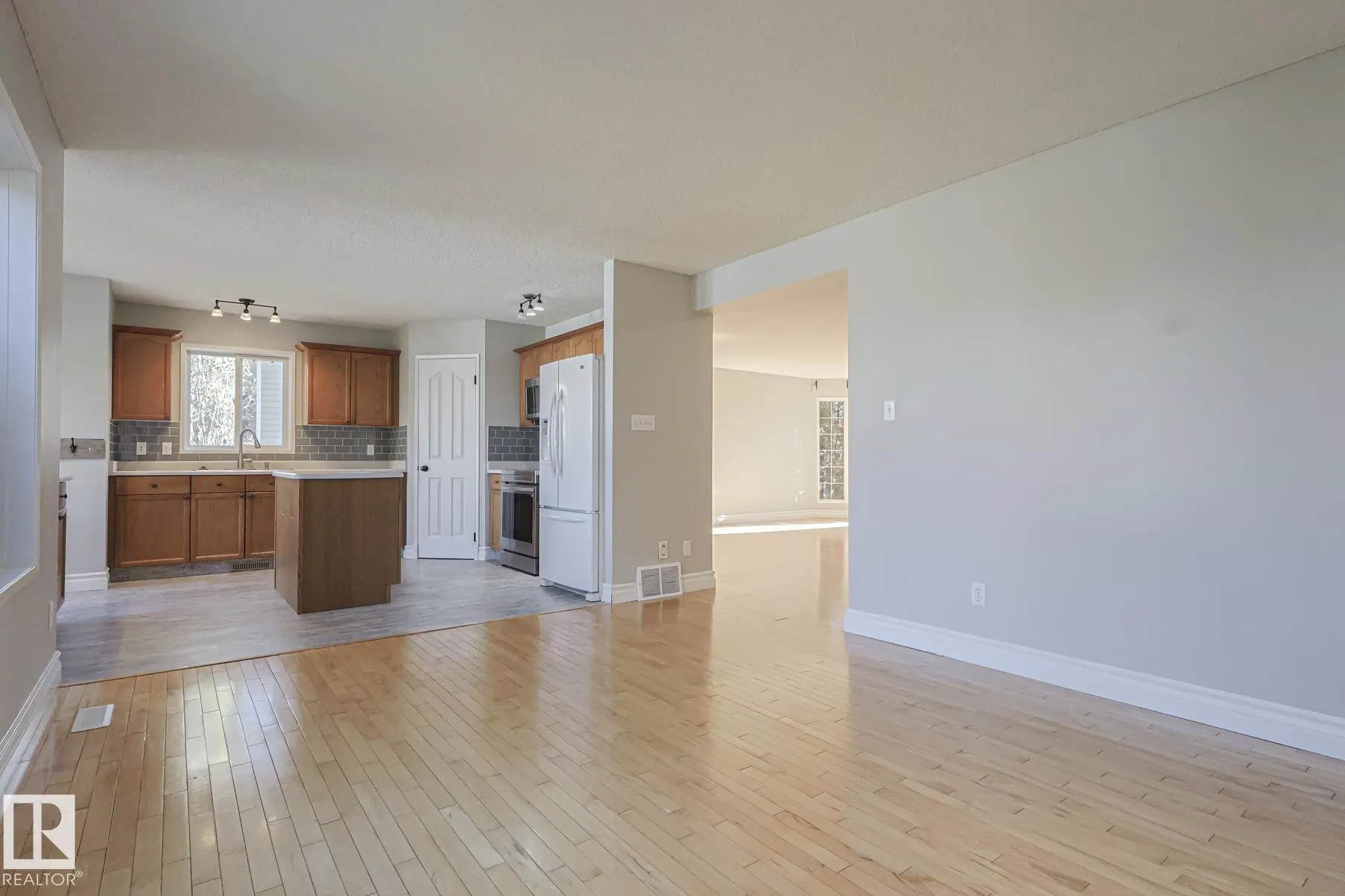 11 HIGH PARK Close
