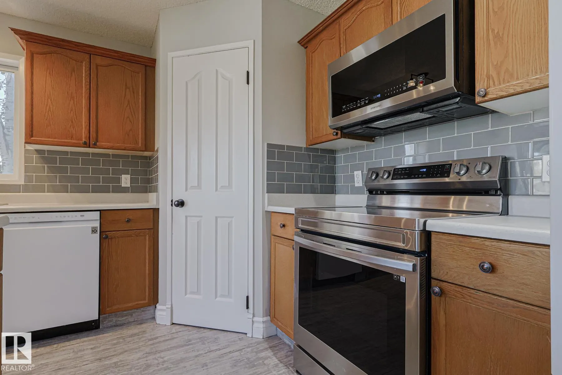 11 HIGH PARK Close