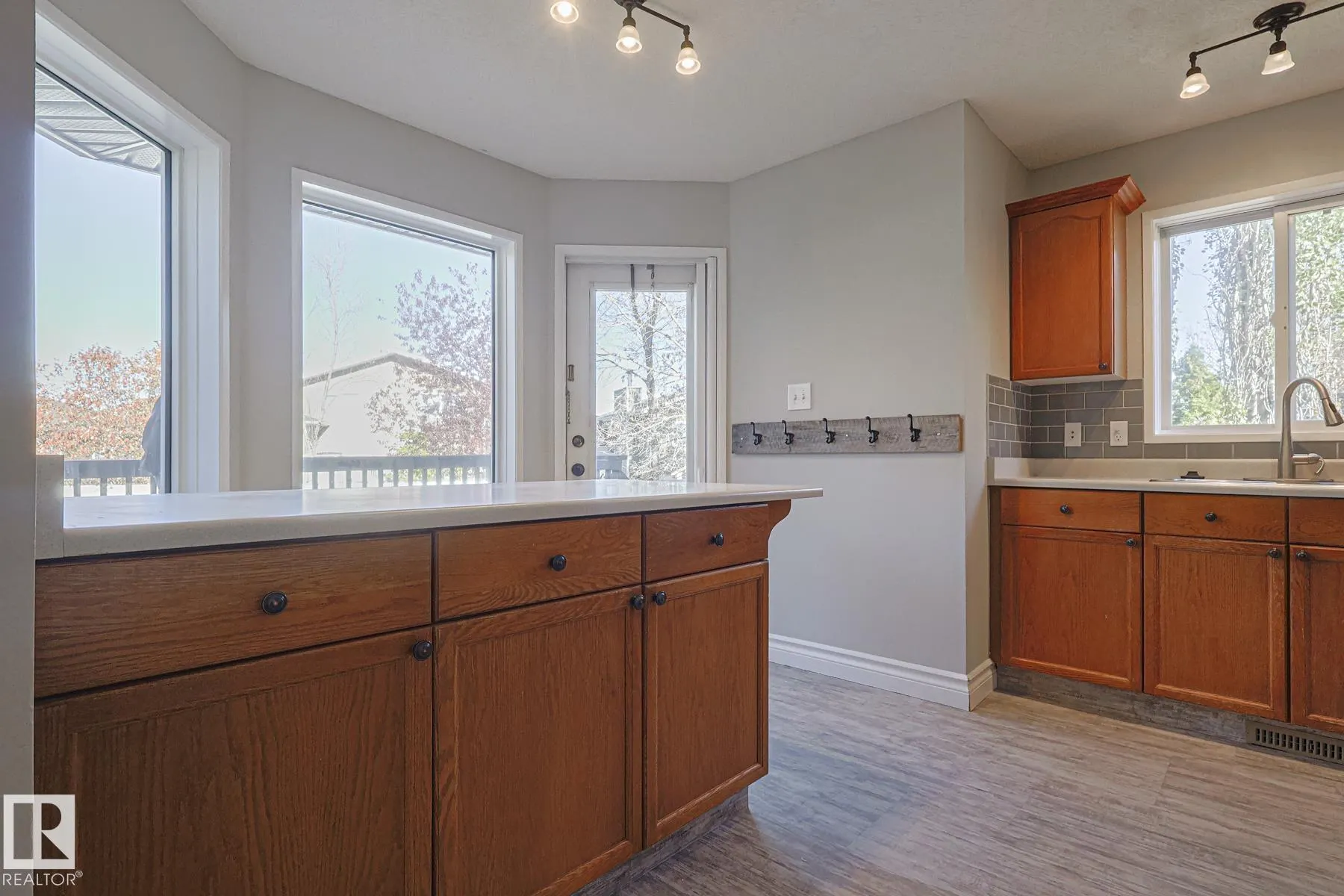 11 HIGH PARK Close
