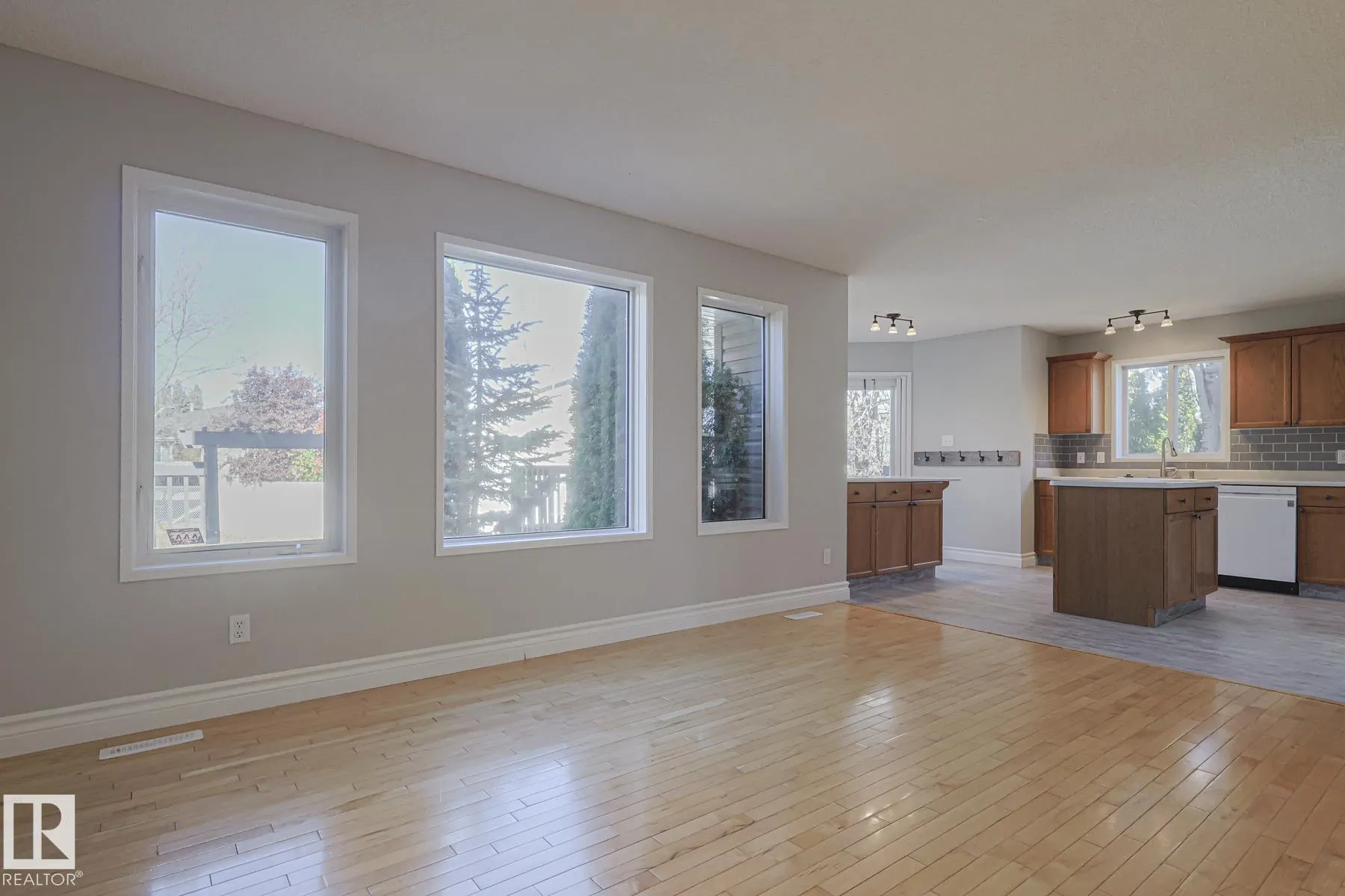 11 HIGH PARK Close