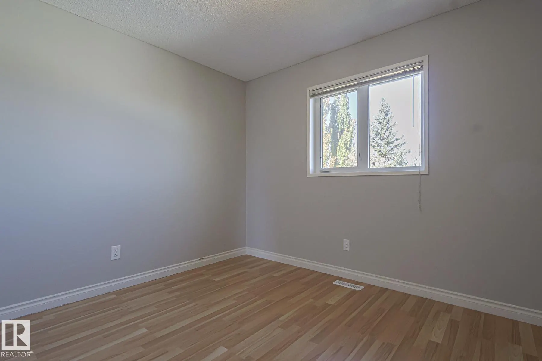 11 HIGH PARK Close