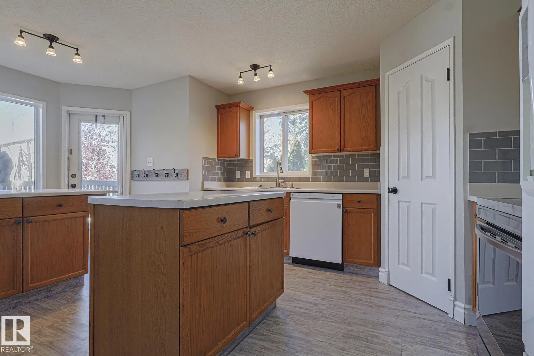 11 HIGH PARK Close
