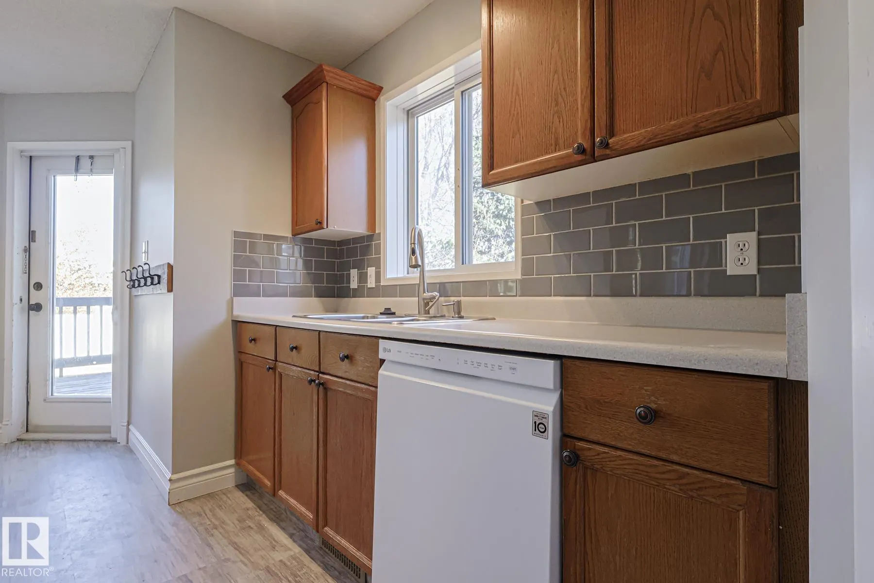 11 HIGH PARK Close