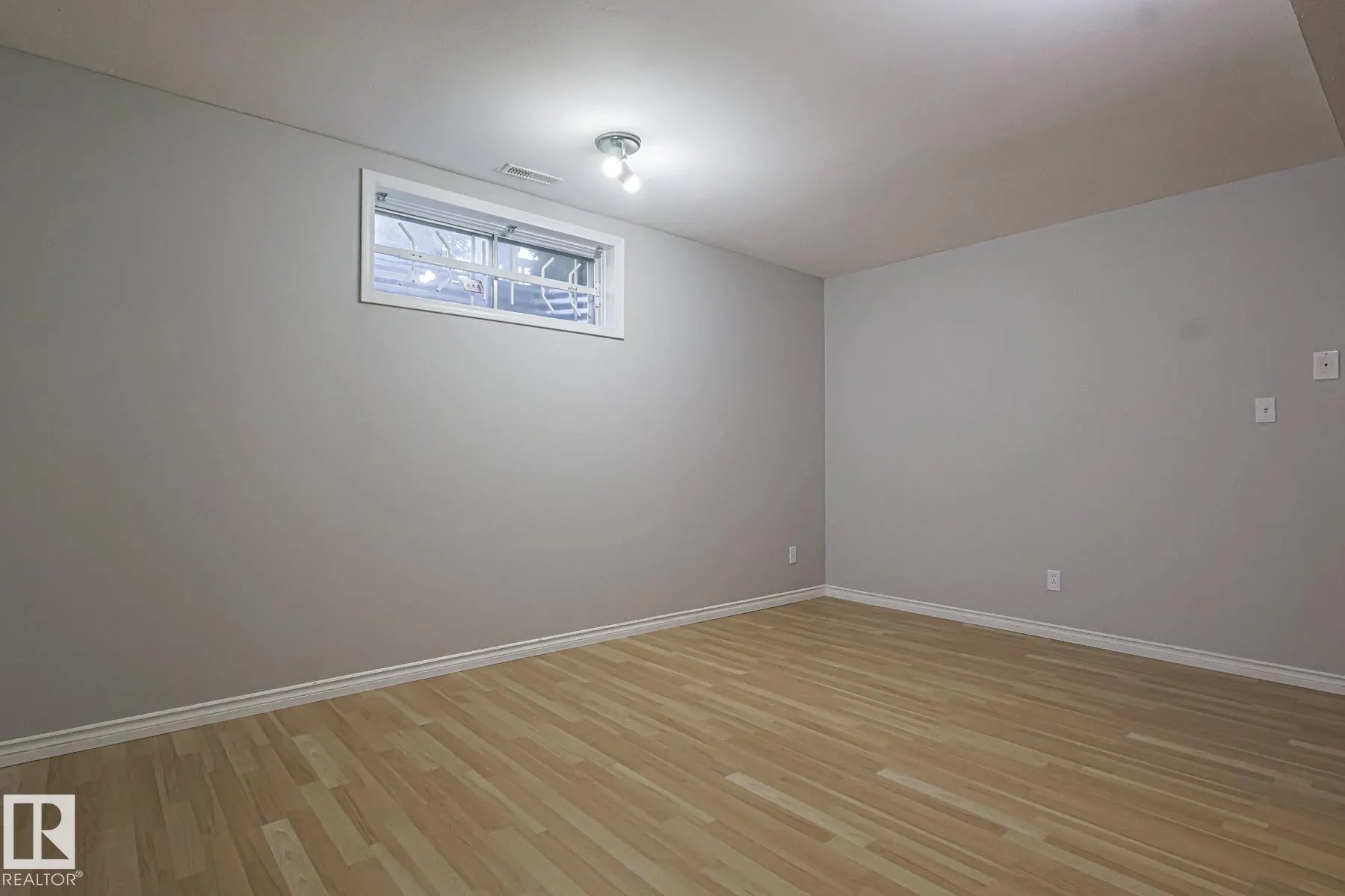 11 HIGH PARK Close