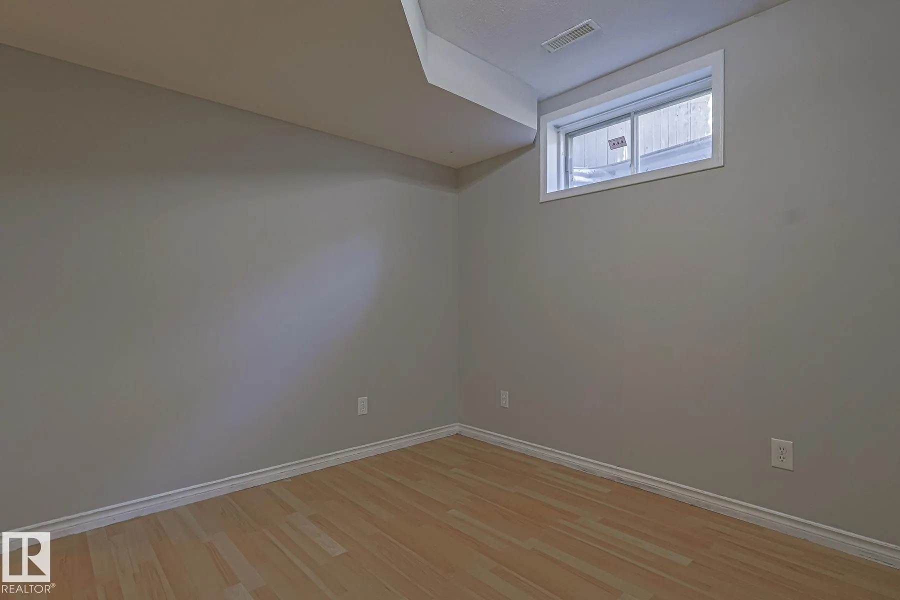 11 HIGH PARK Close