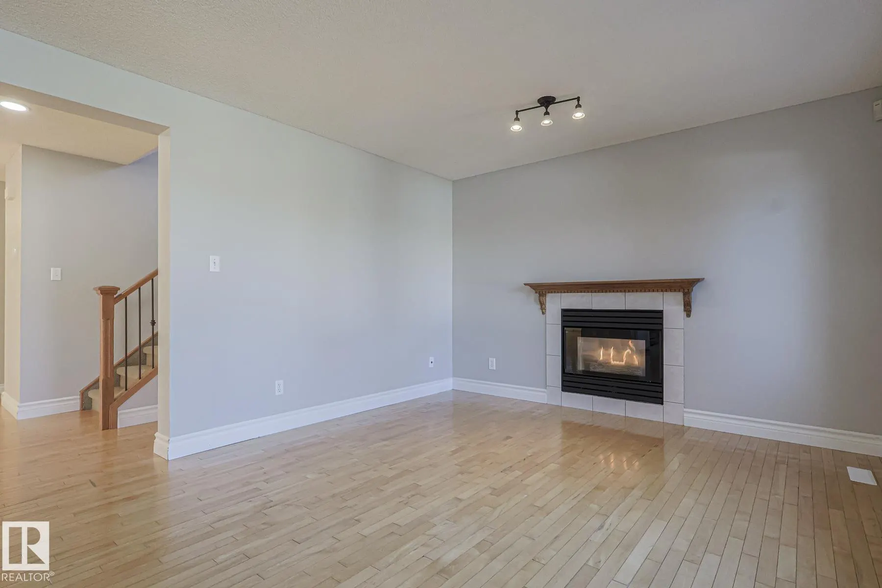 11 HIGH PARK Close