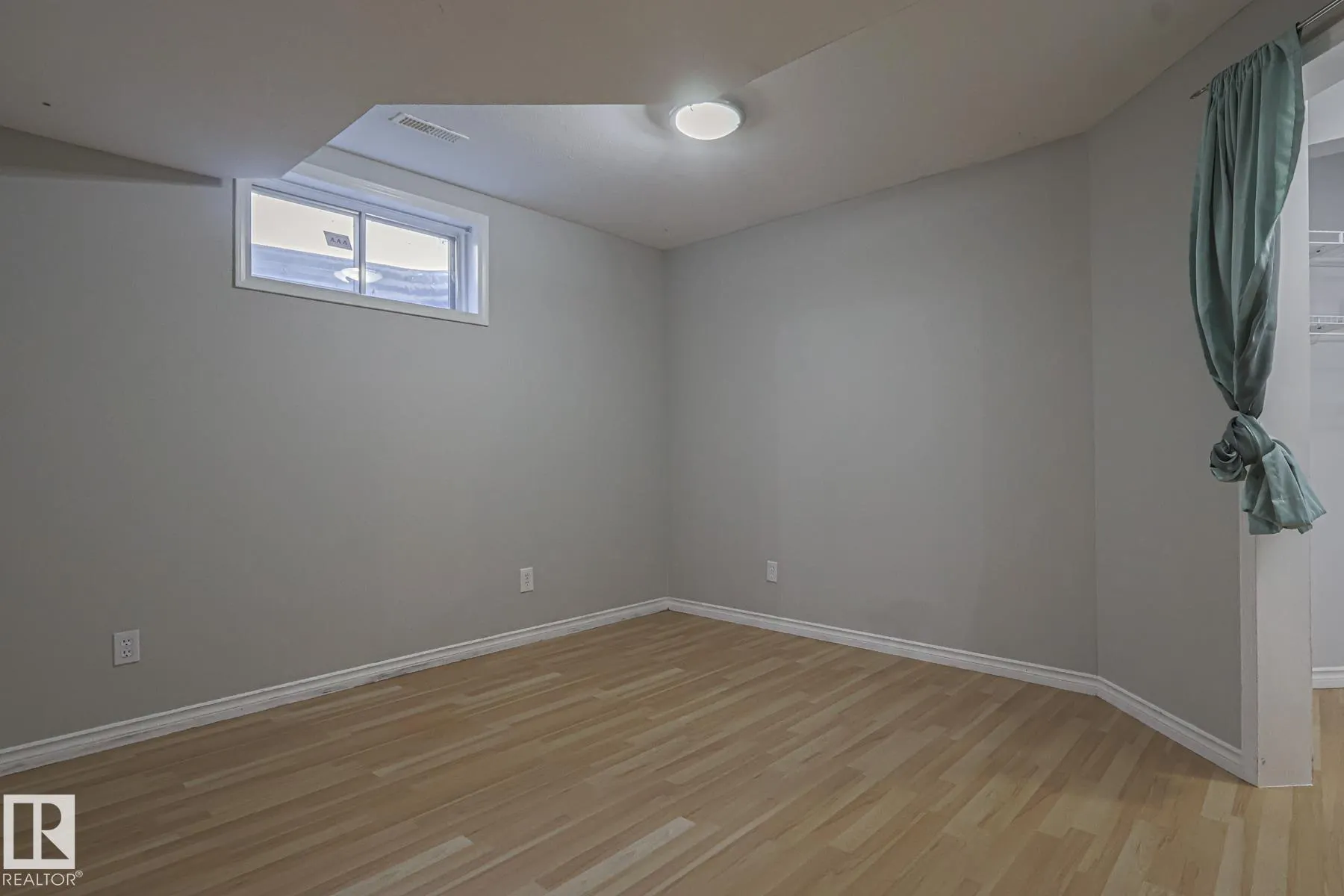 11 HIGH PARK Close