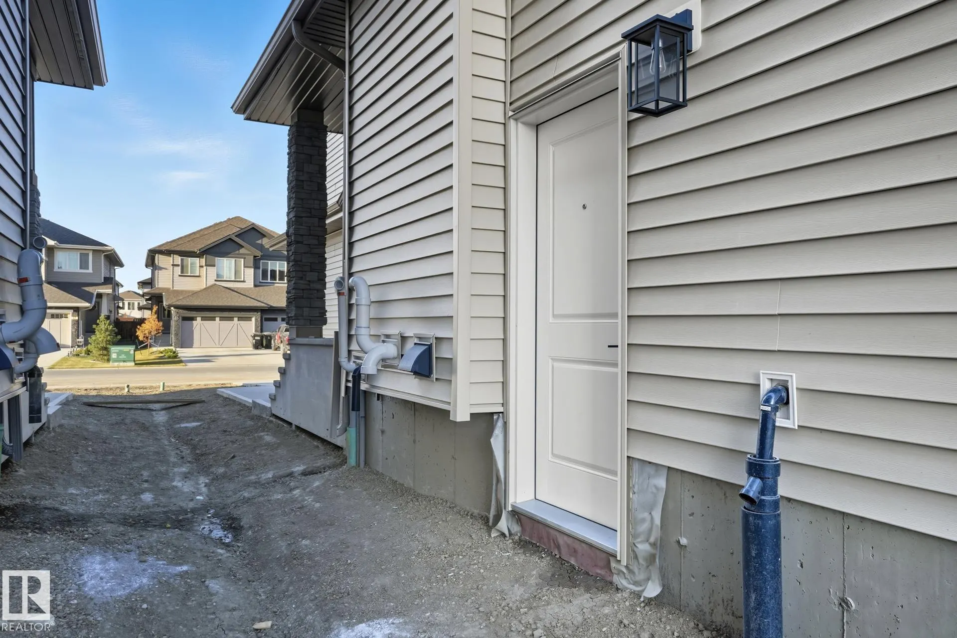 66 Hemingway Crescent