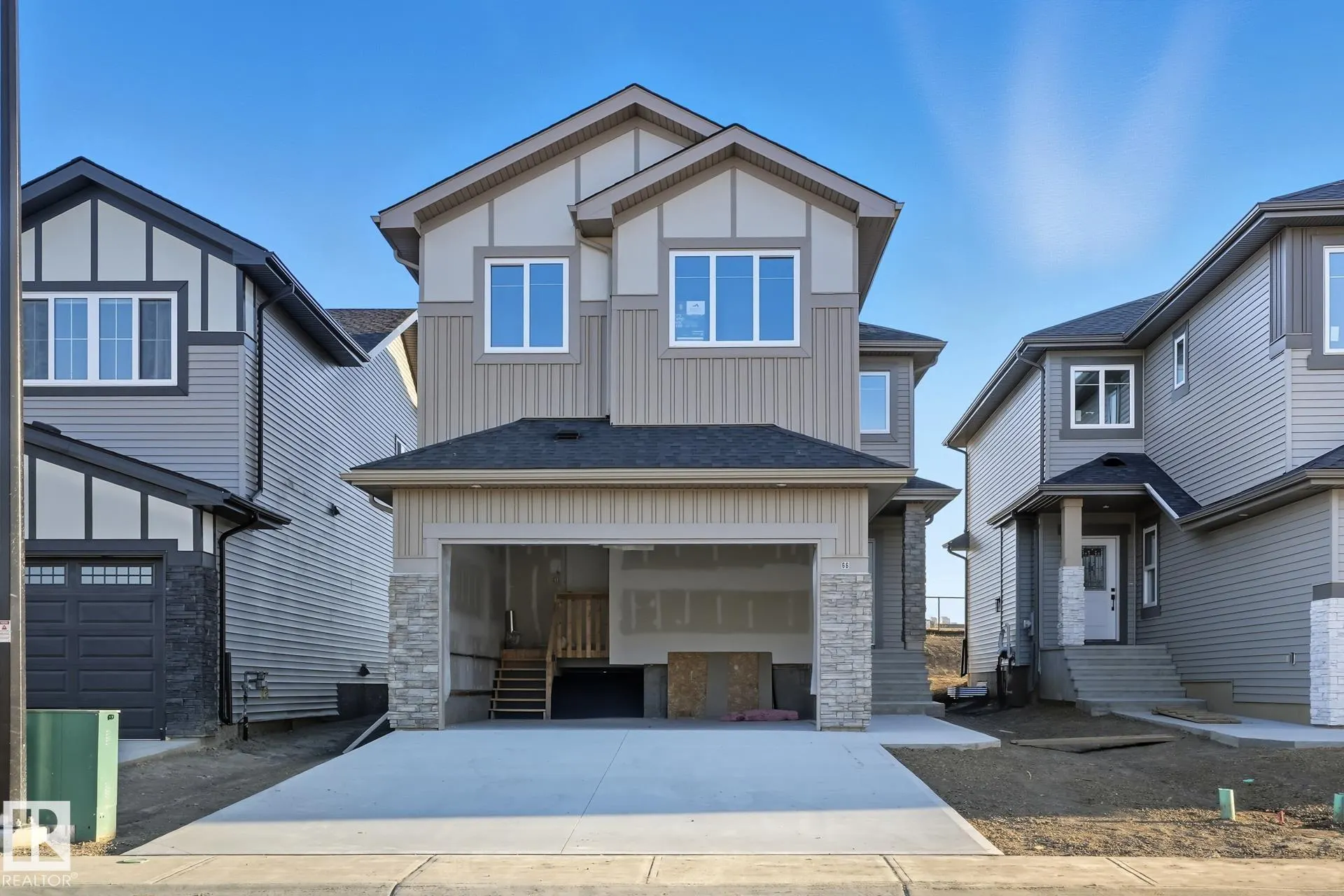 66 Hemingway Crescent