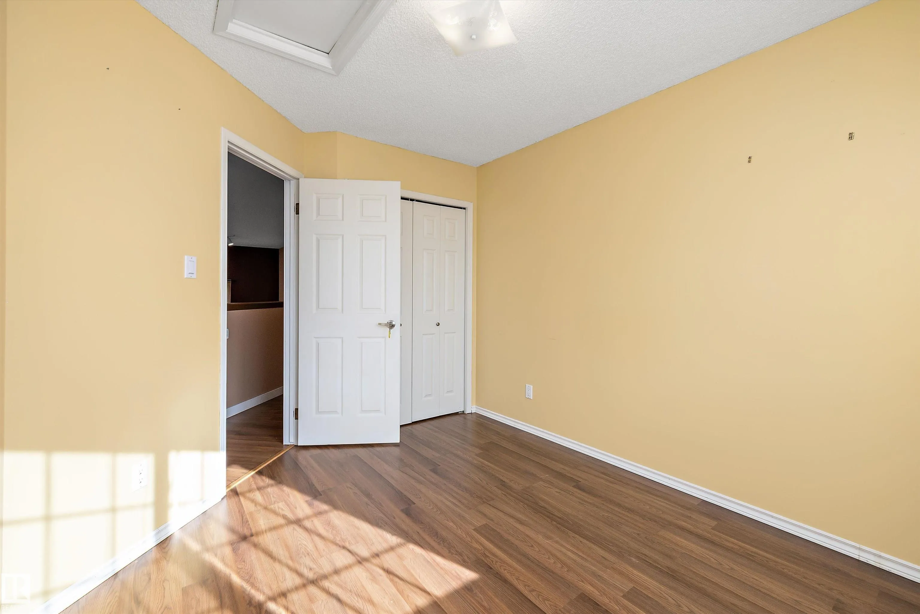 300 HOOPER Crescent