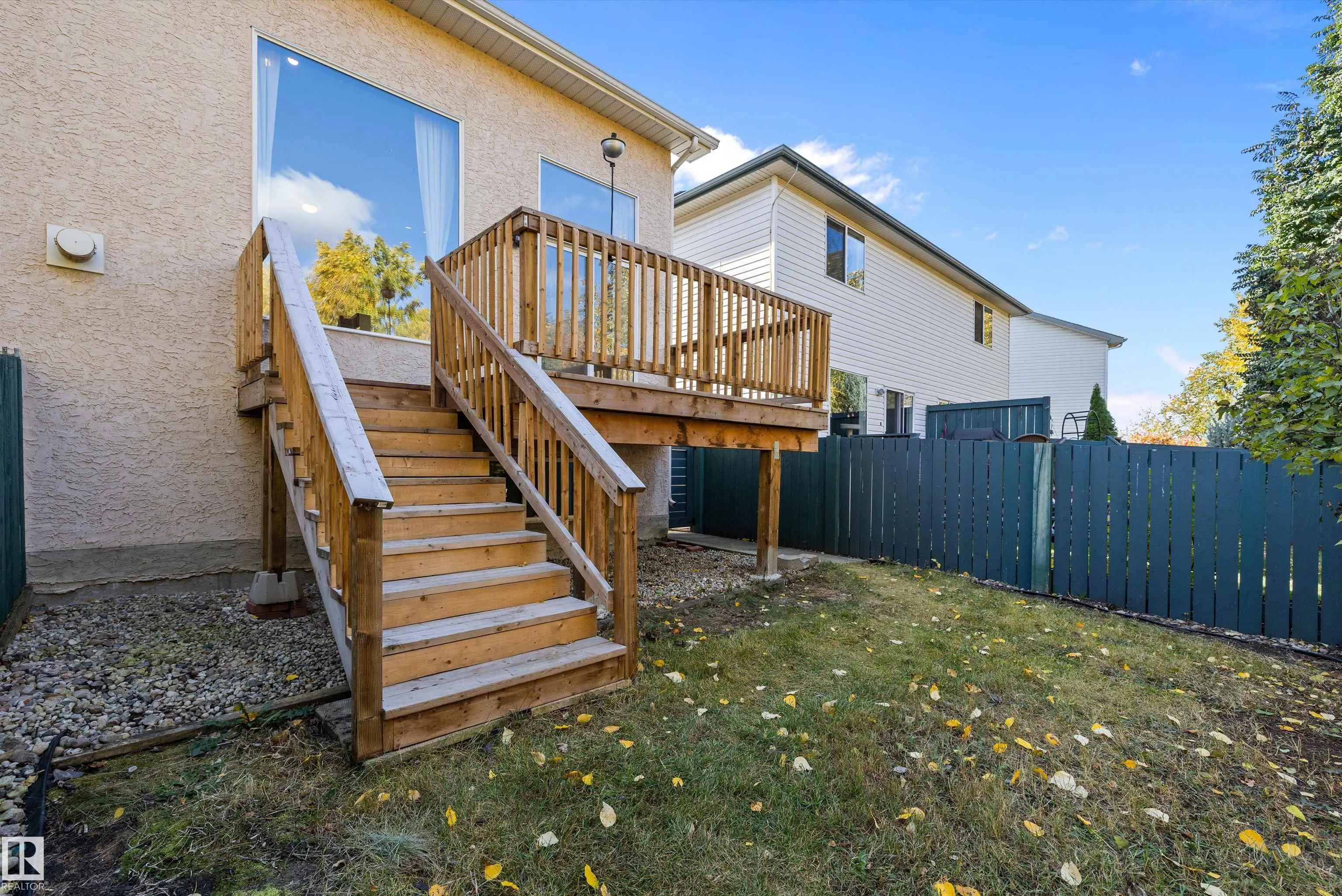 300 HOOPER Crescent