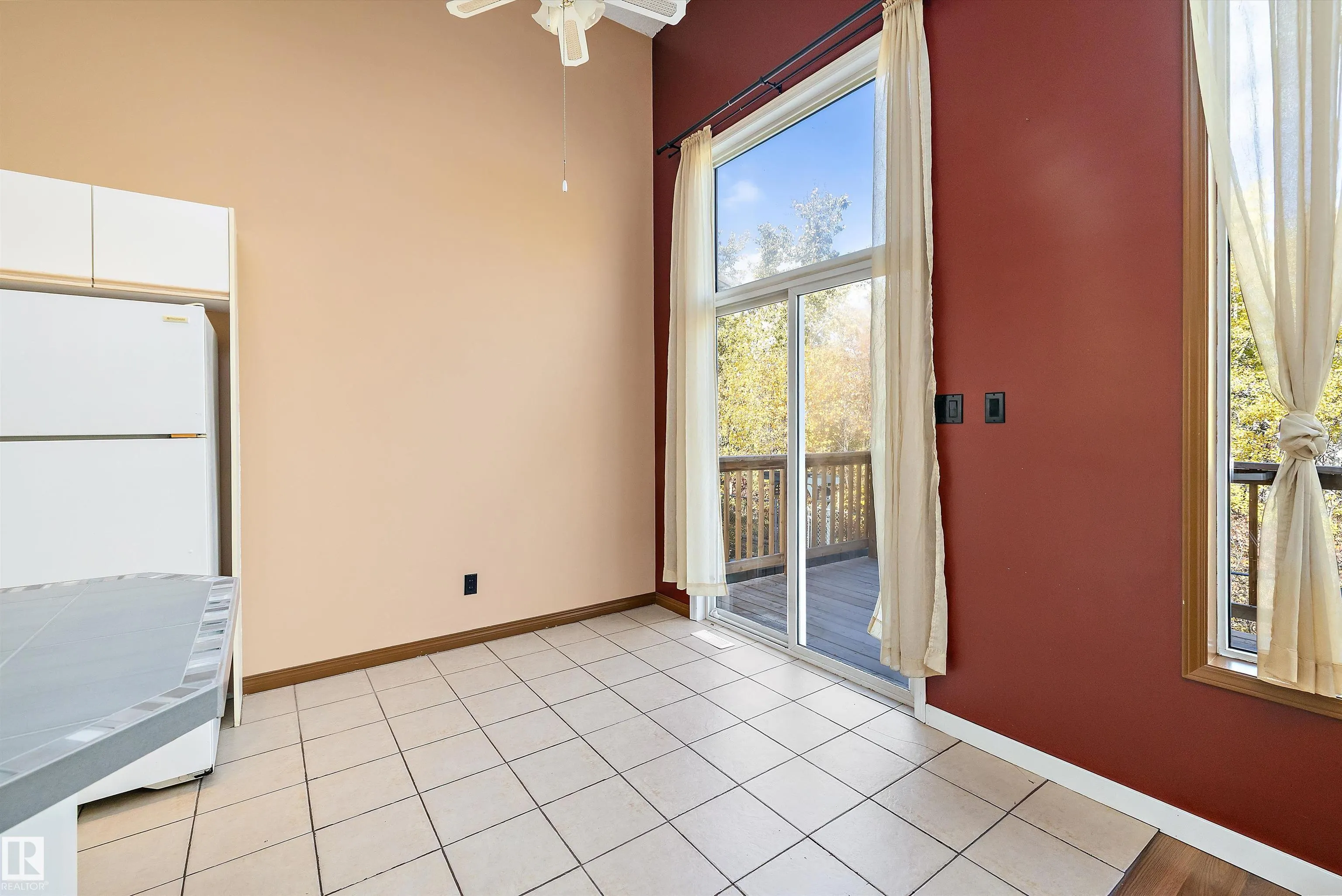 300 HOOPER Crescent