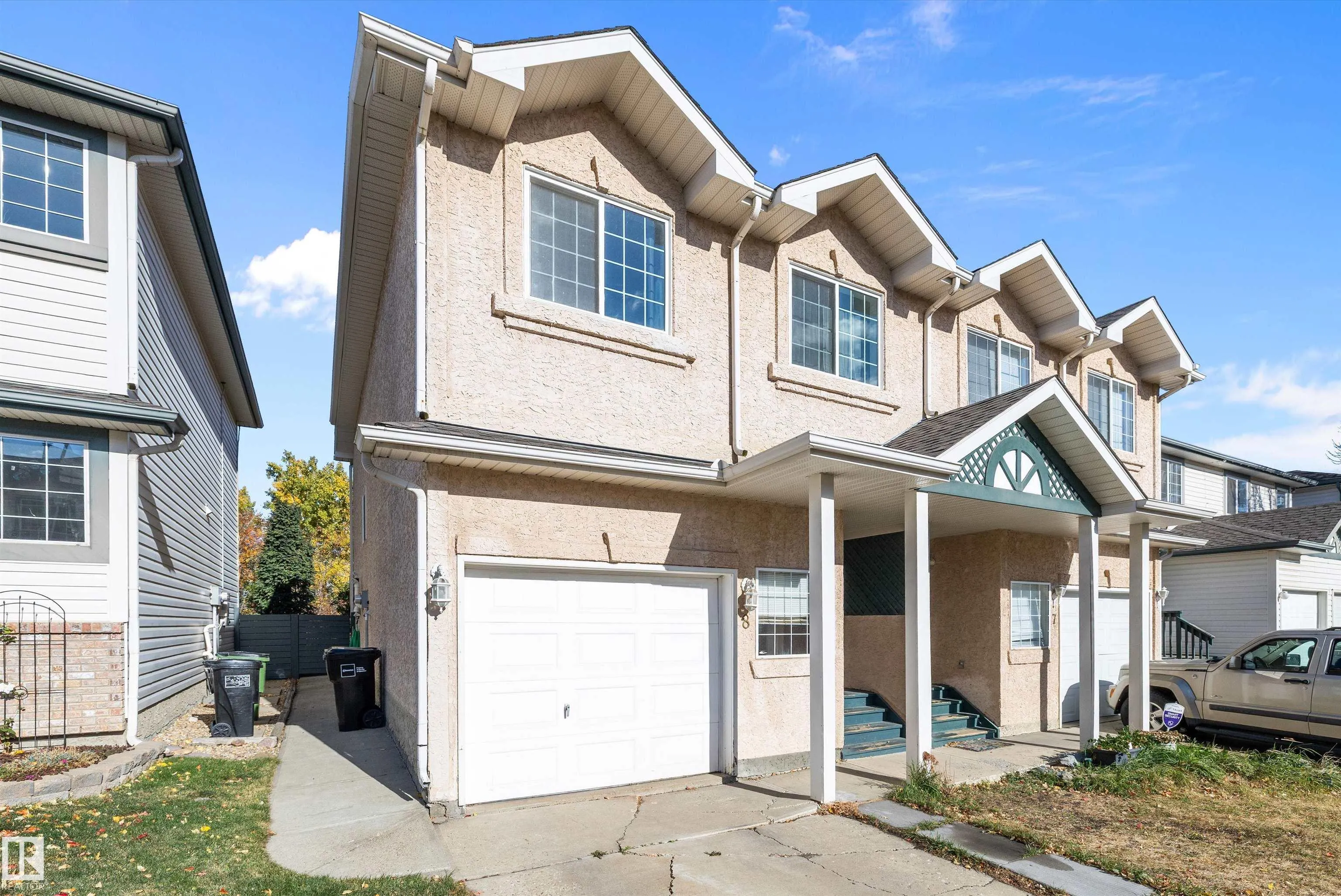 300 HOOPER Crescent