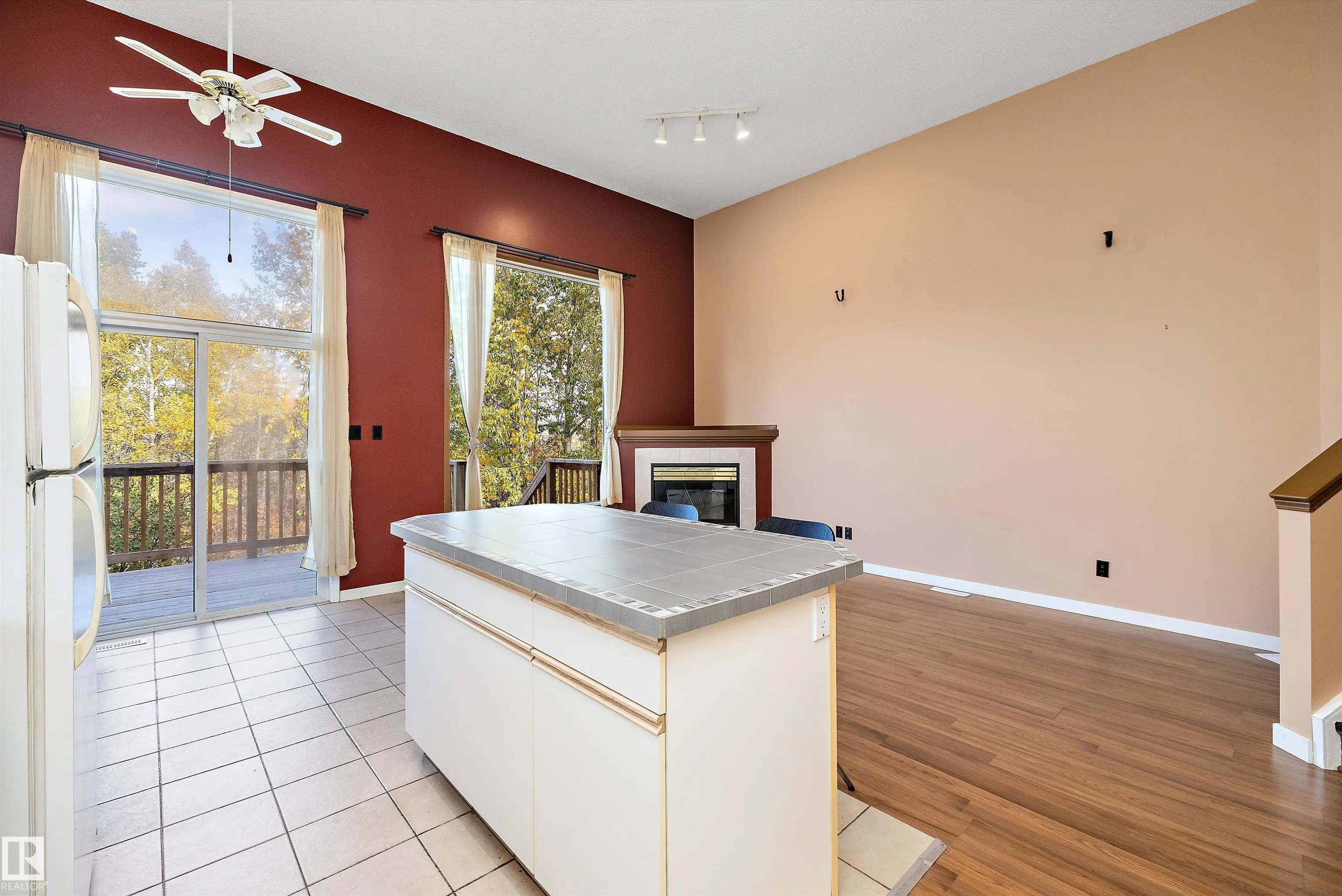 300 HOOPER Crescent