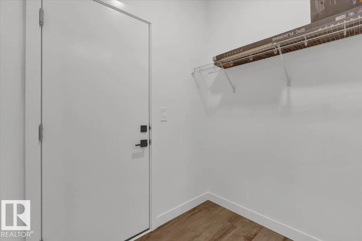 8 COBBLESTONE Gate