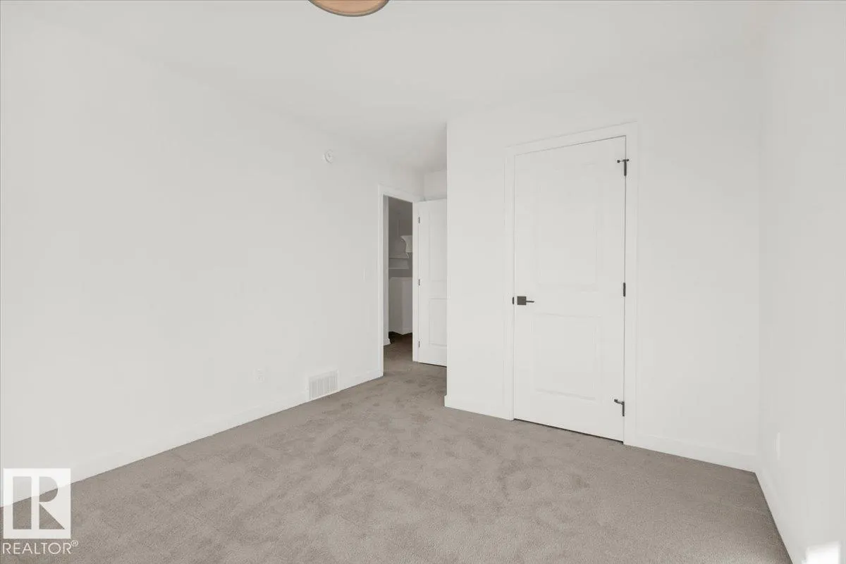 8 COBBLESTONE Gate