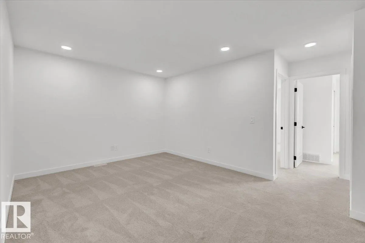 8 COBBLESTONE Gate