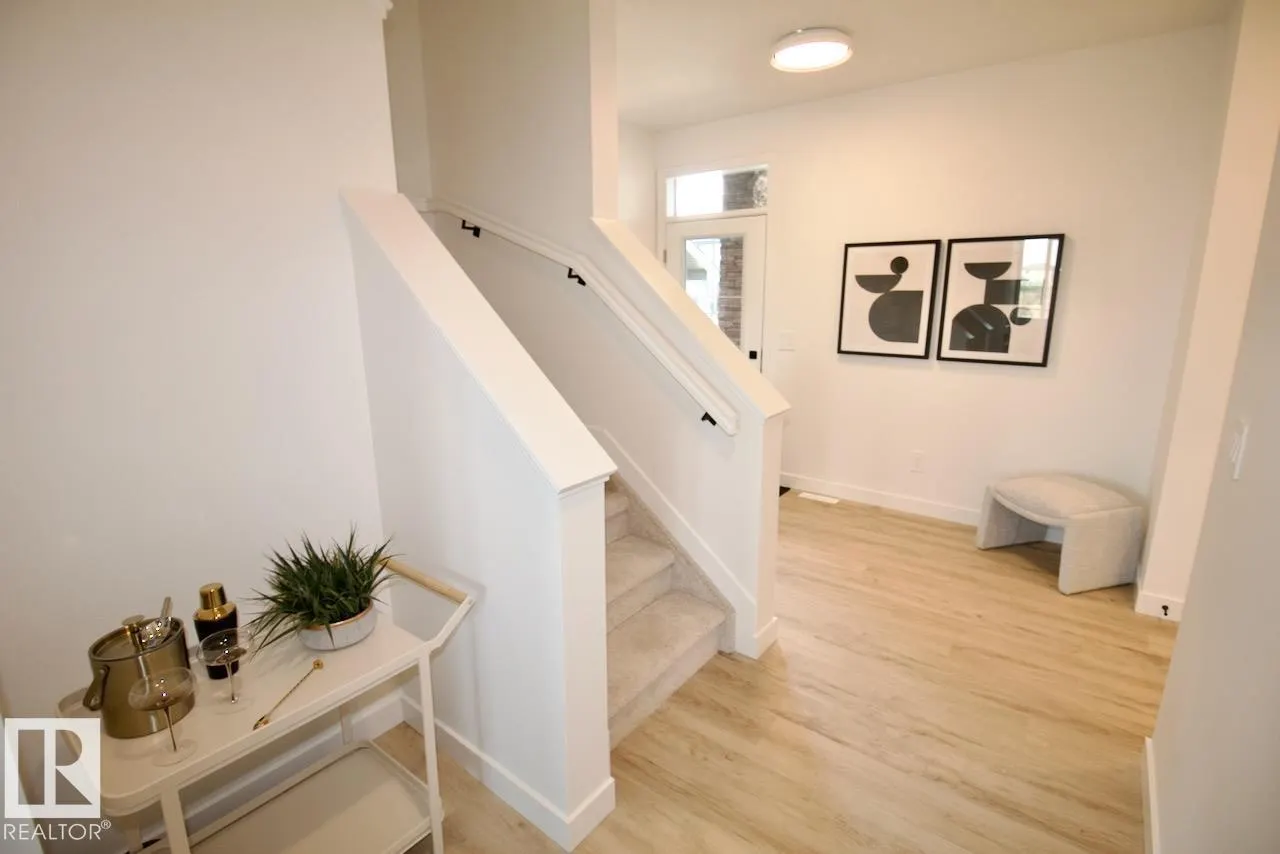 8 COBBLESTONE Gate