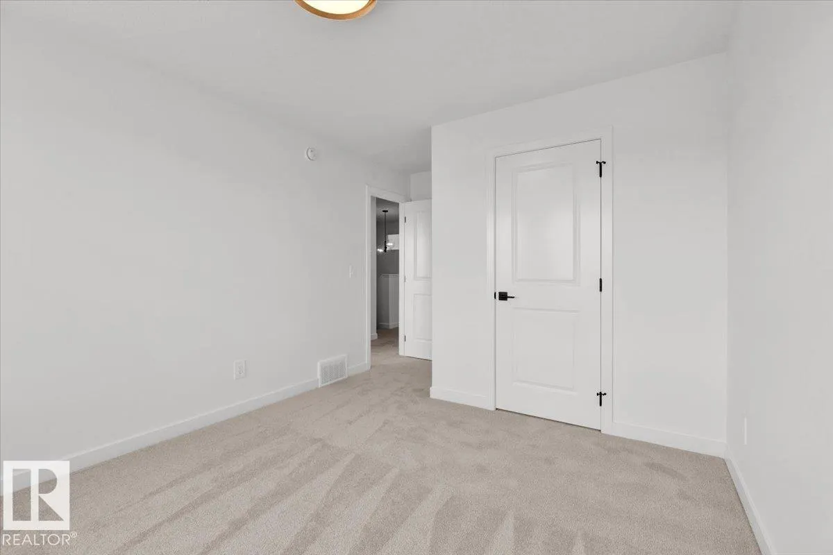 8 COBBLESTONE Gate