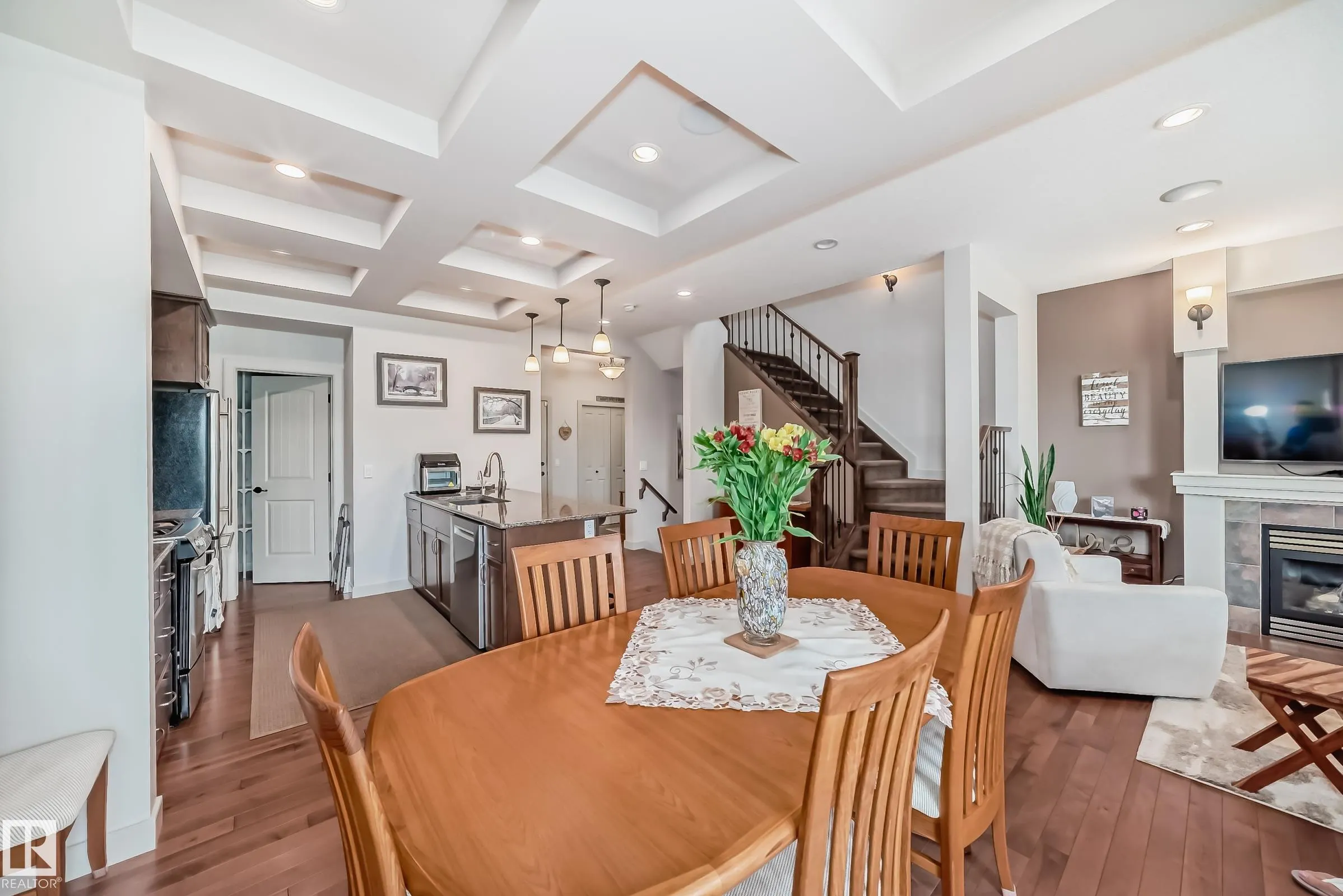 1673 JAMES MOWATT Trail