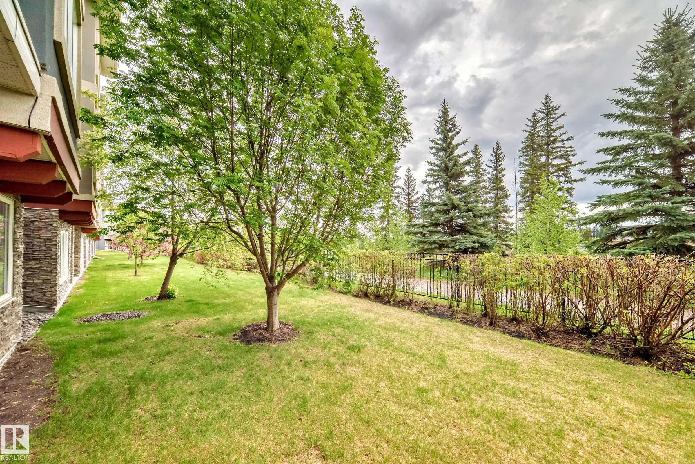 1673 JAMES MOWATT Trail