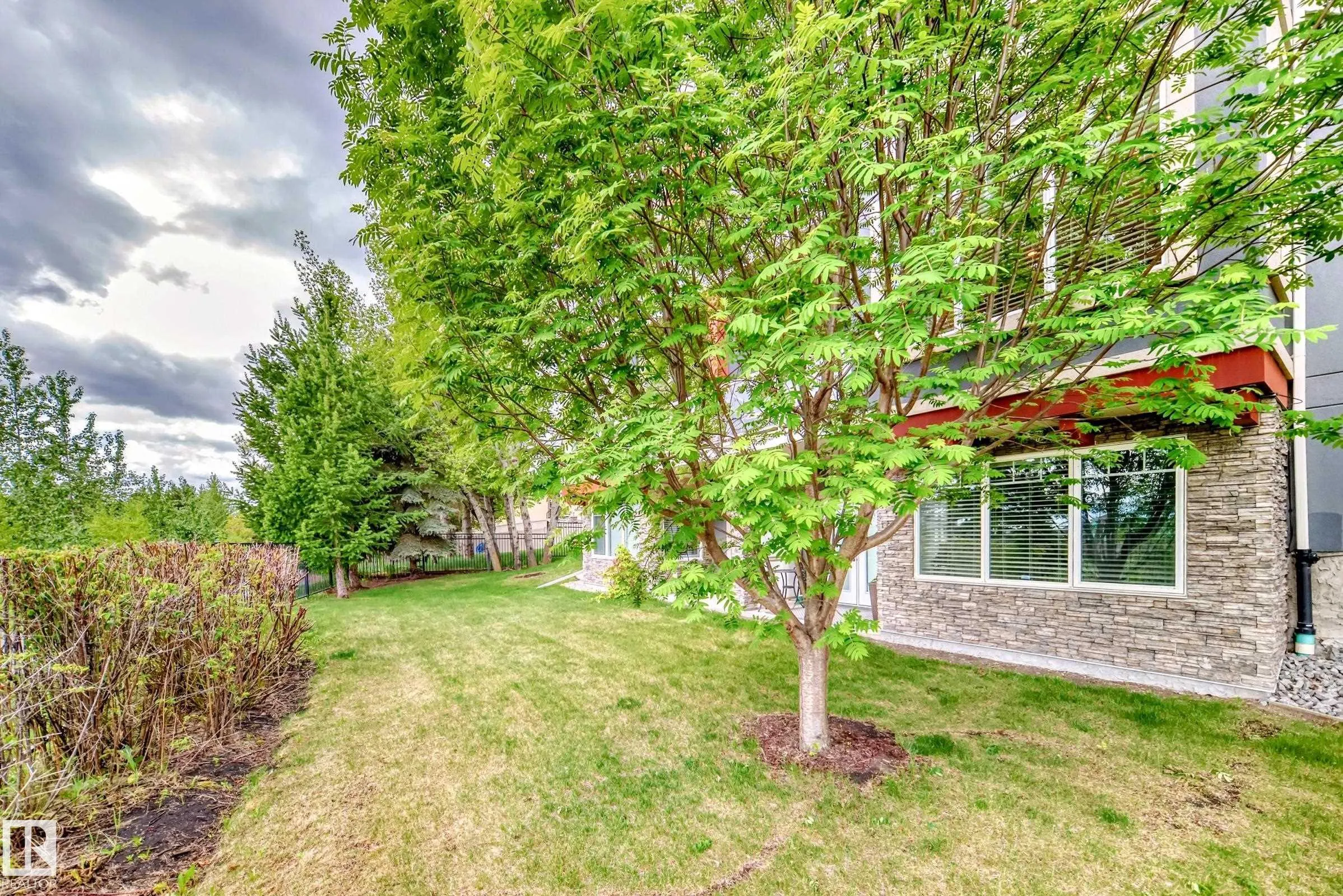 1673 JAMES MOWATT Trail