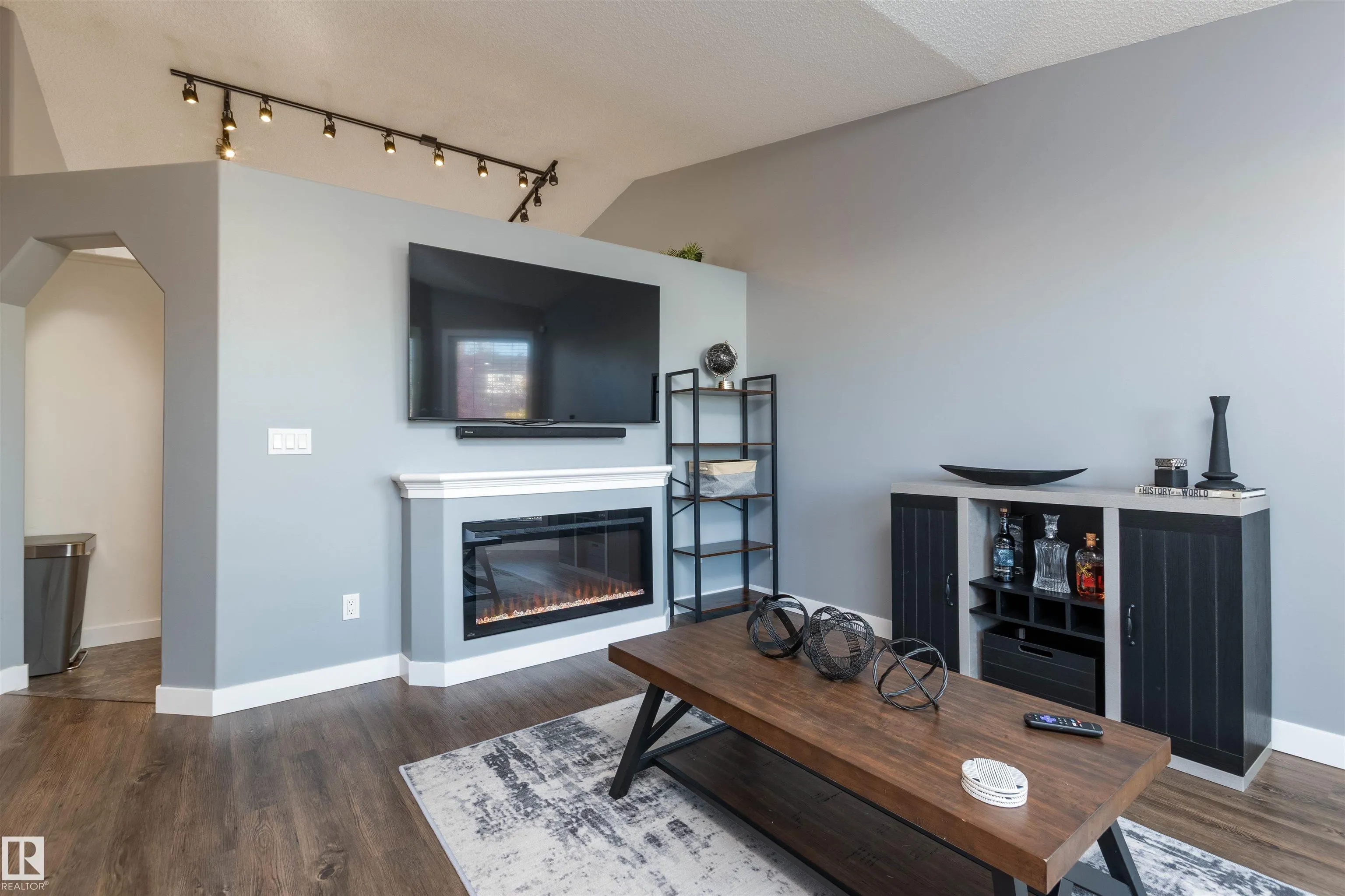 225 FORREST Drive