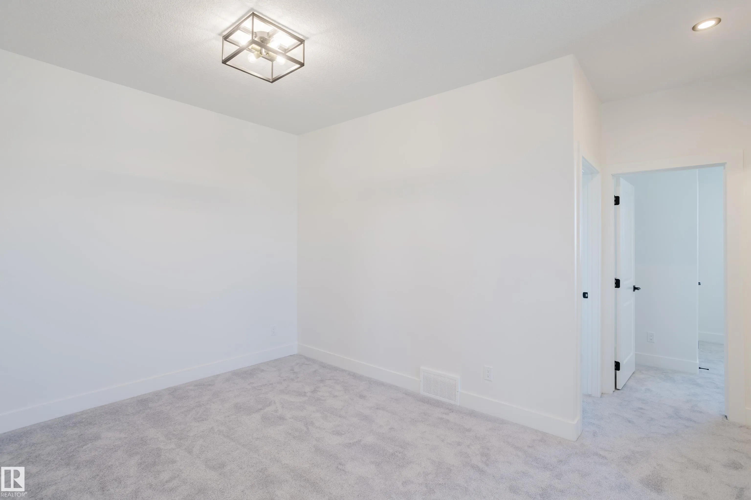 343 Munn Way