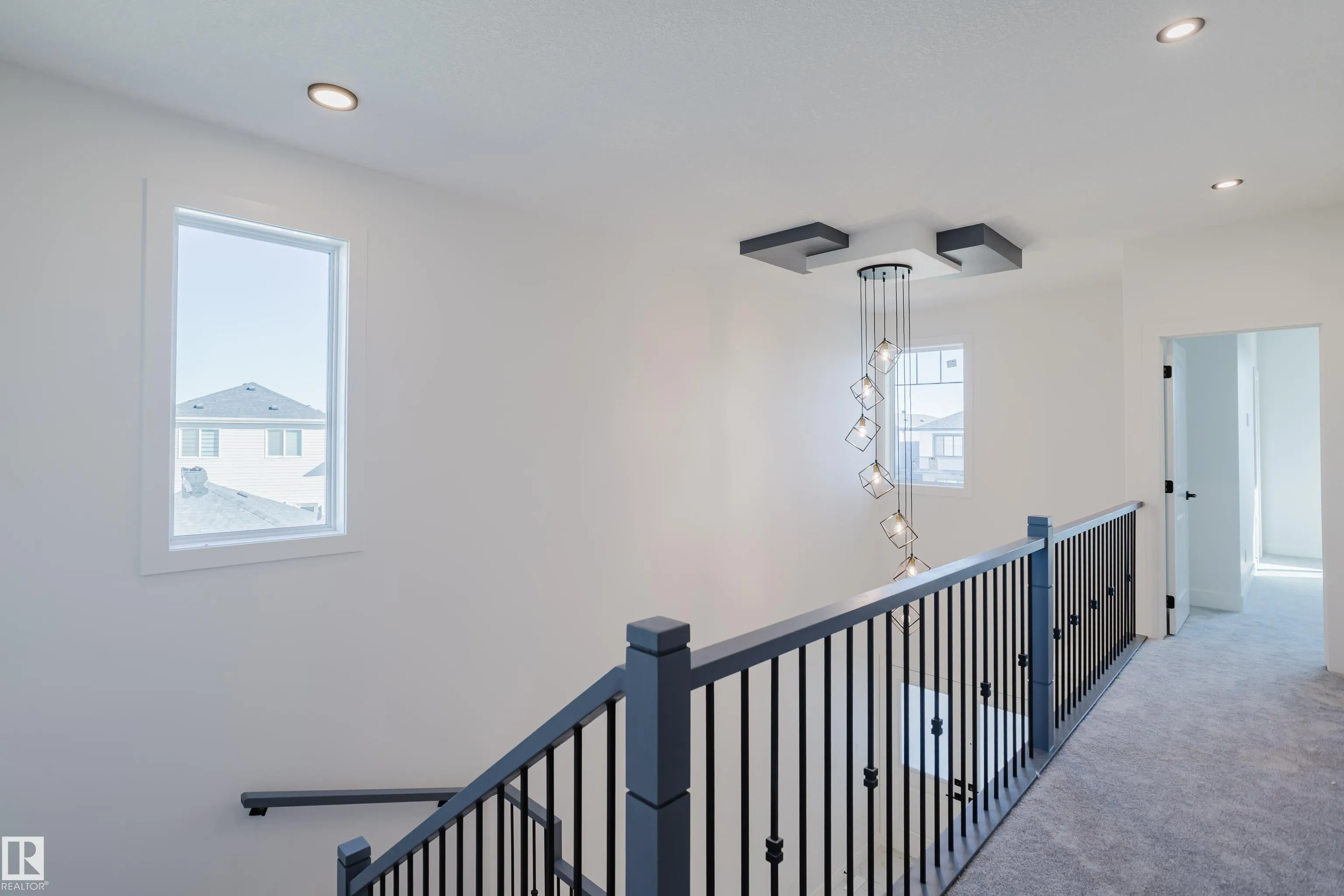 343 Munn Way