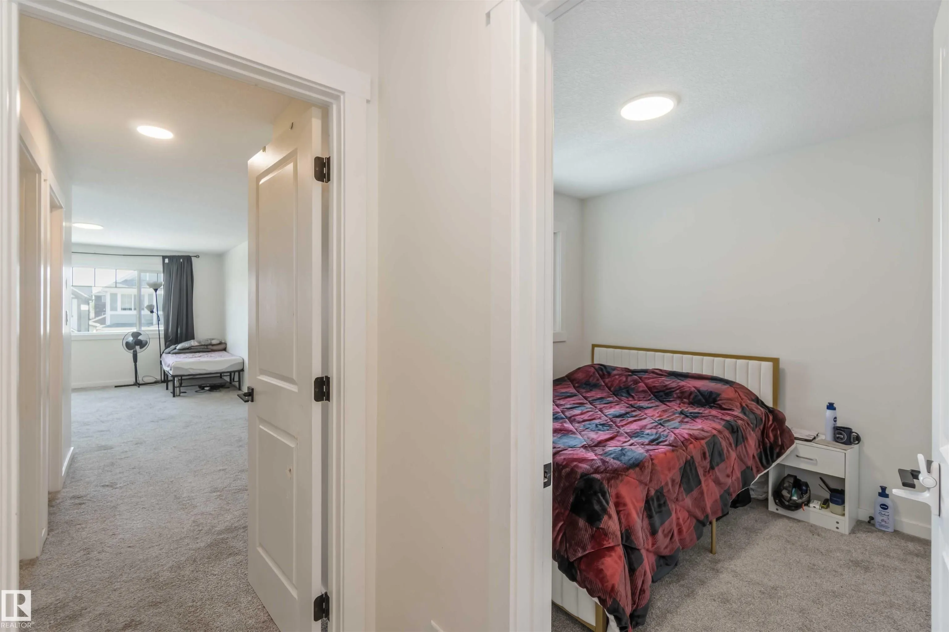 2172 52 St