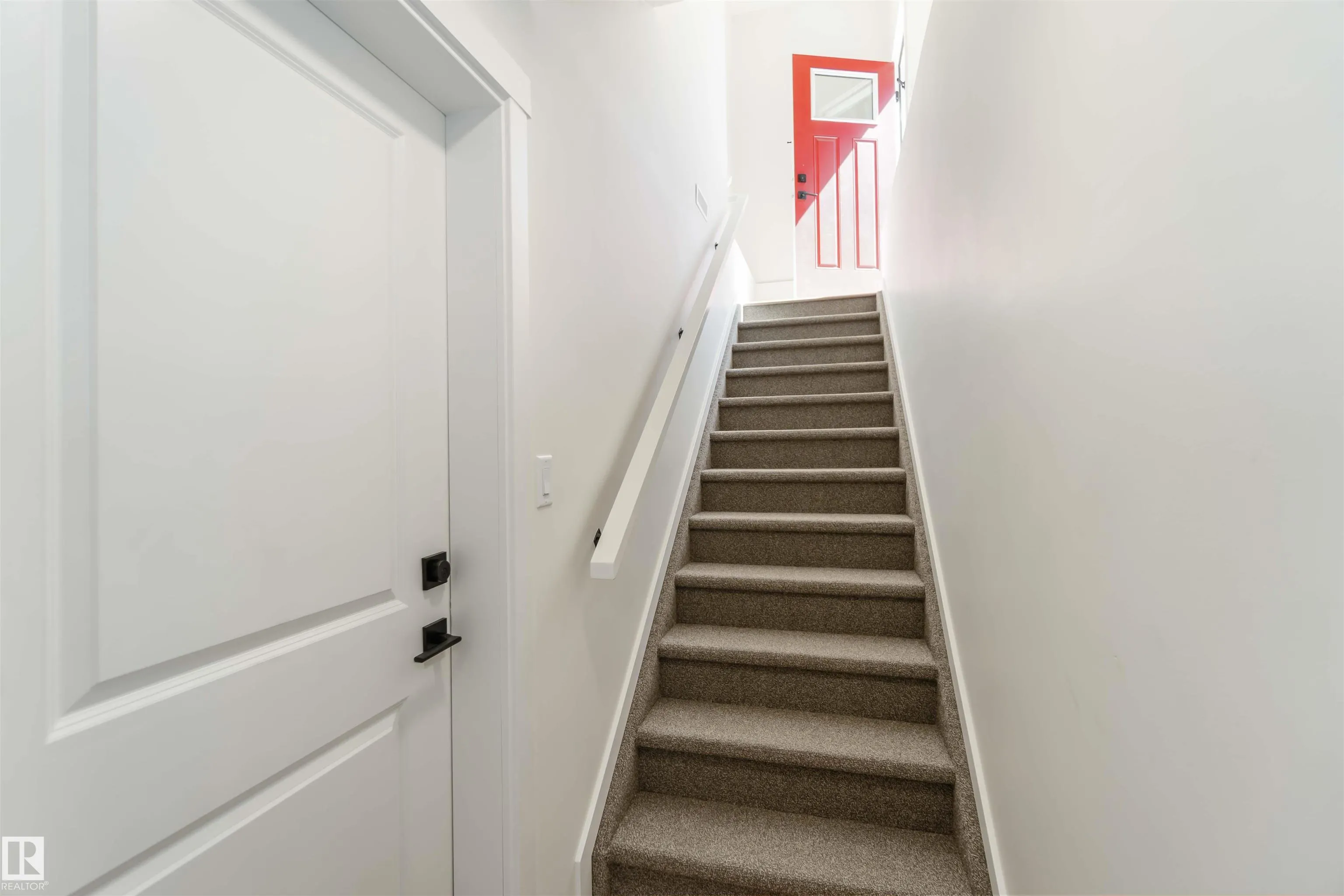 2172 52 St