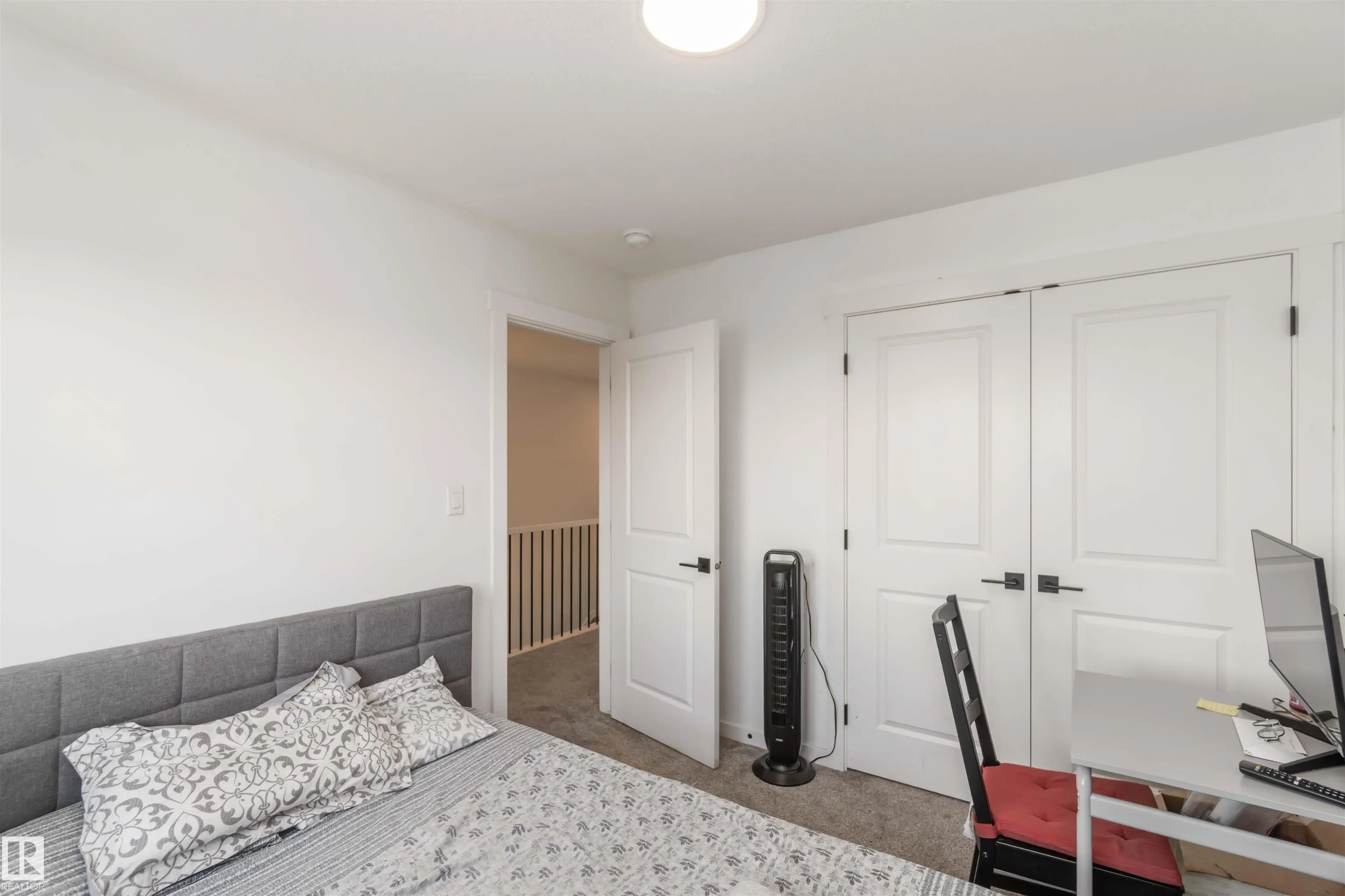 2172 52 St