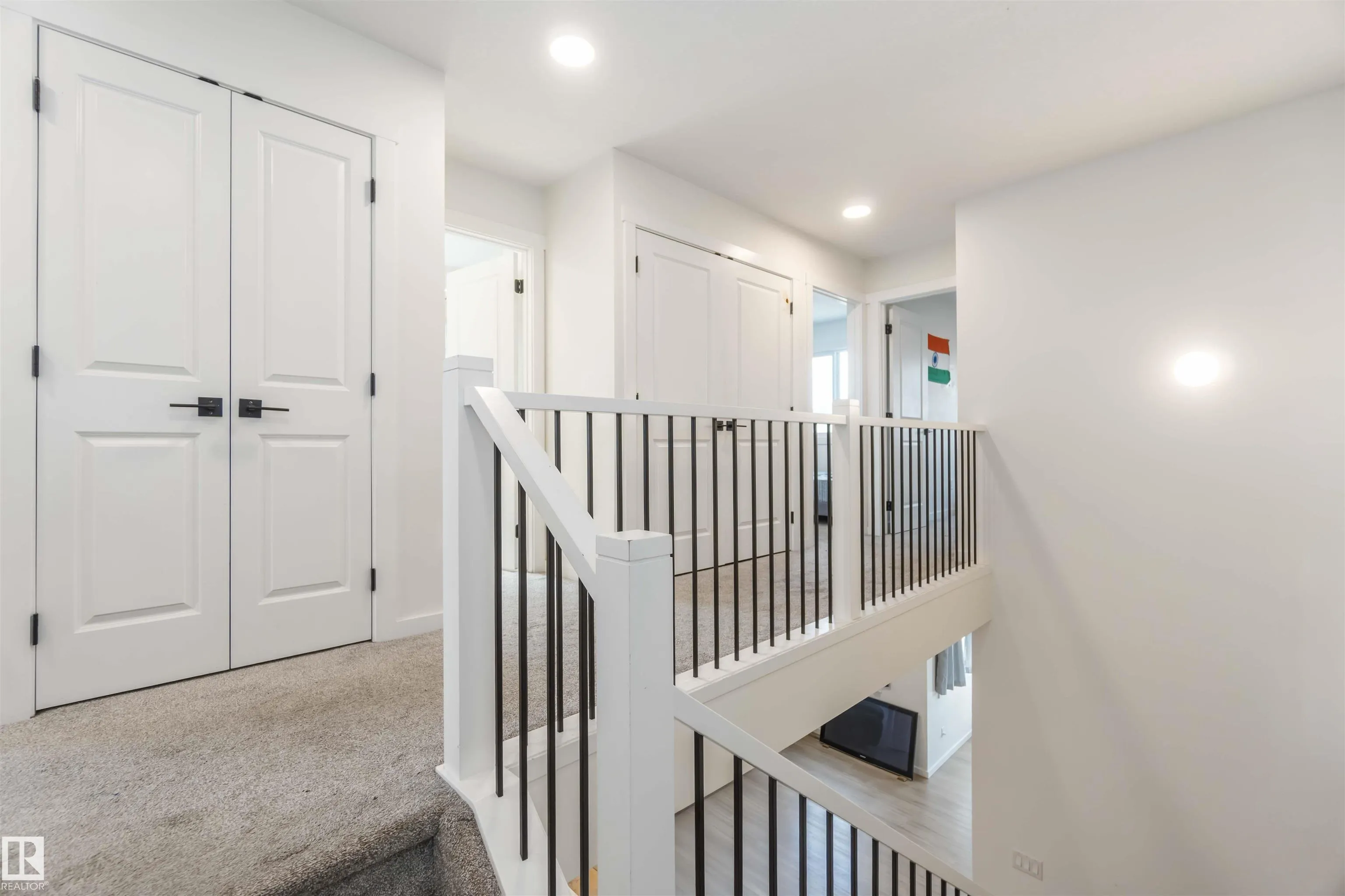 2172 52 St