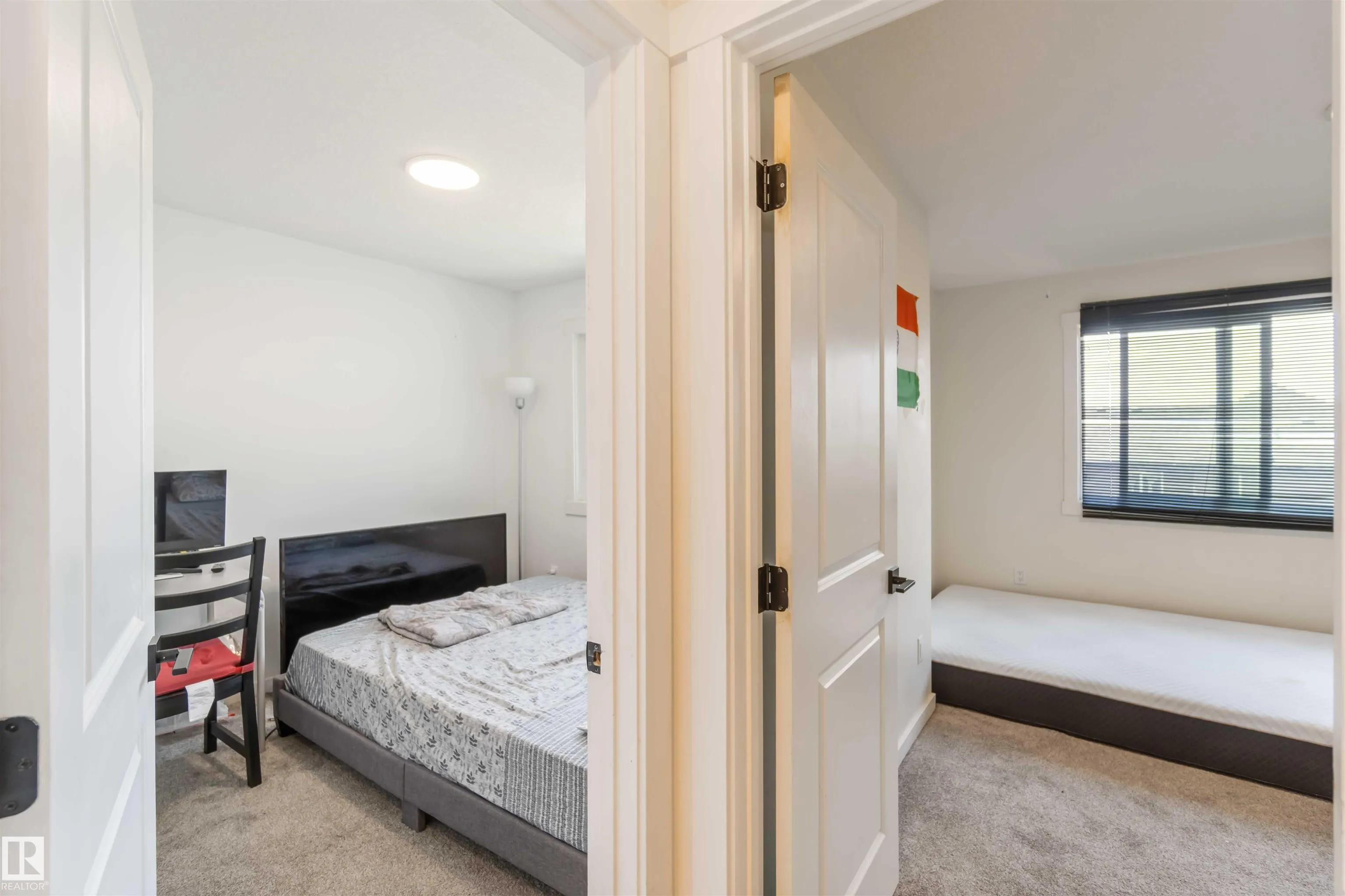 2172 52 St