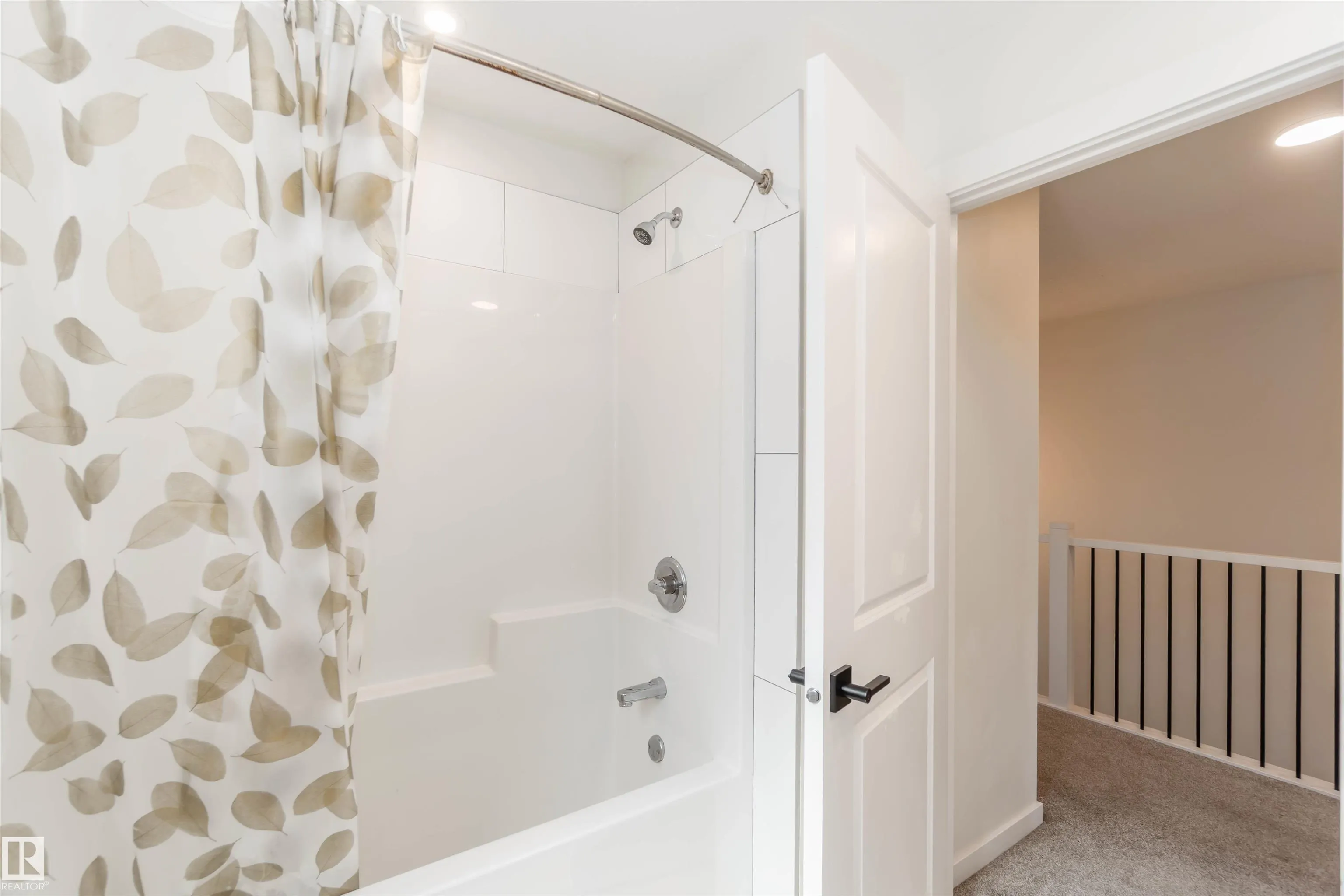 2172 52 St