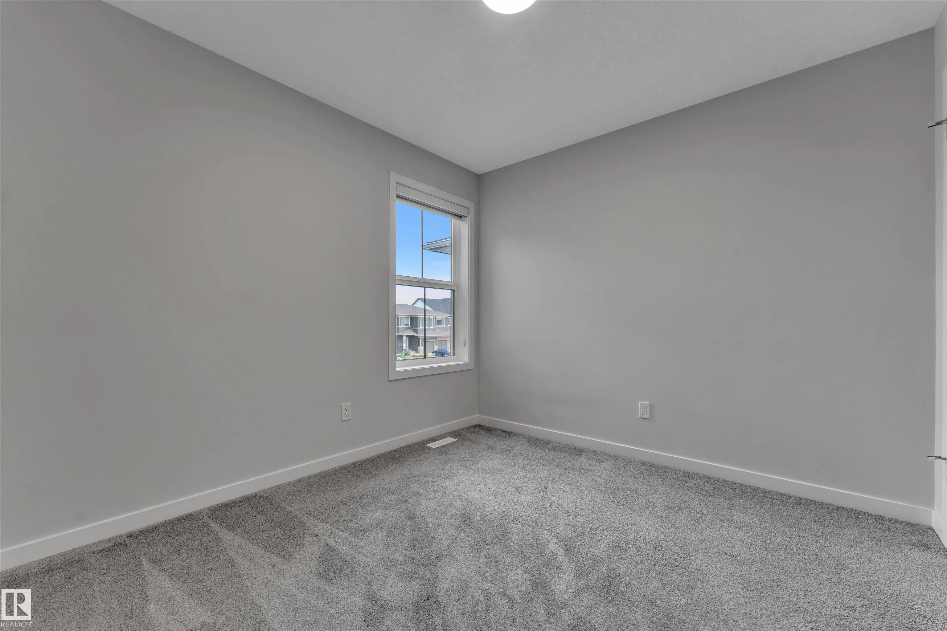 226 ORCHARDS Boulevard