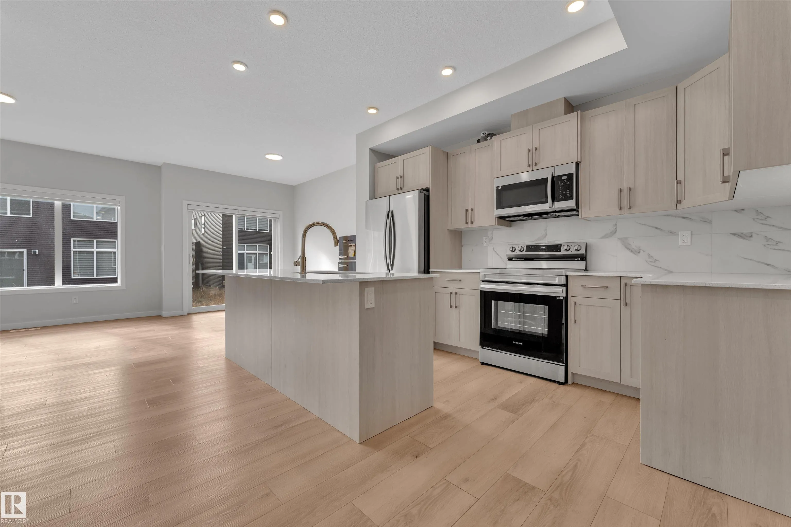 226 ORCHARDS Boulevard