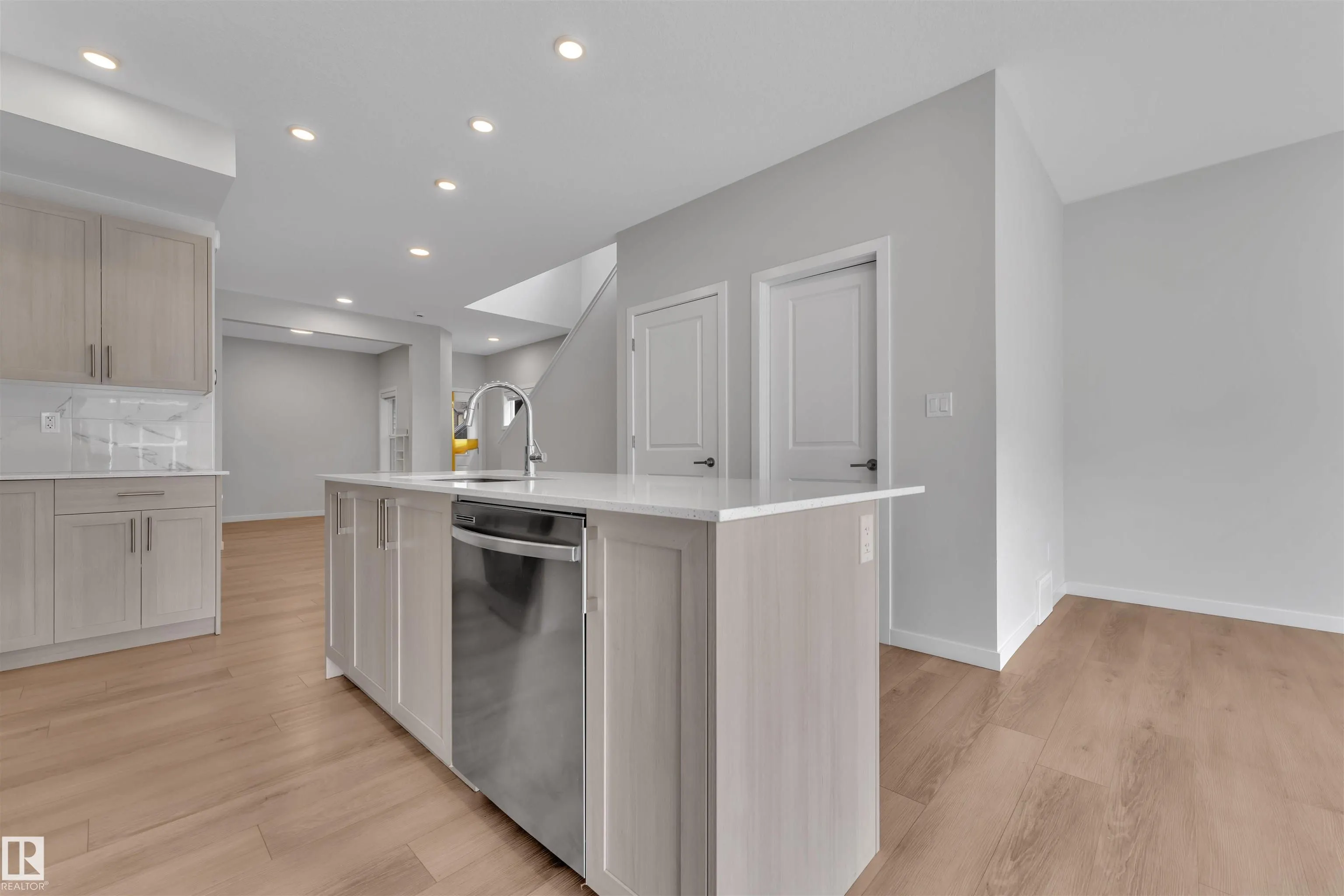 226 ORCHARDS Boulevard