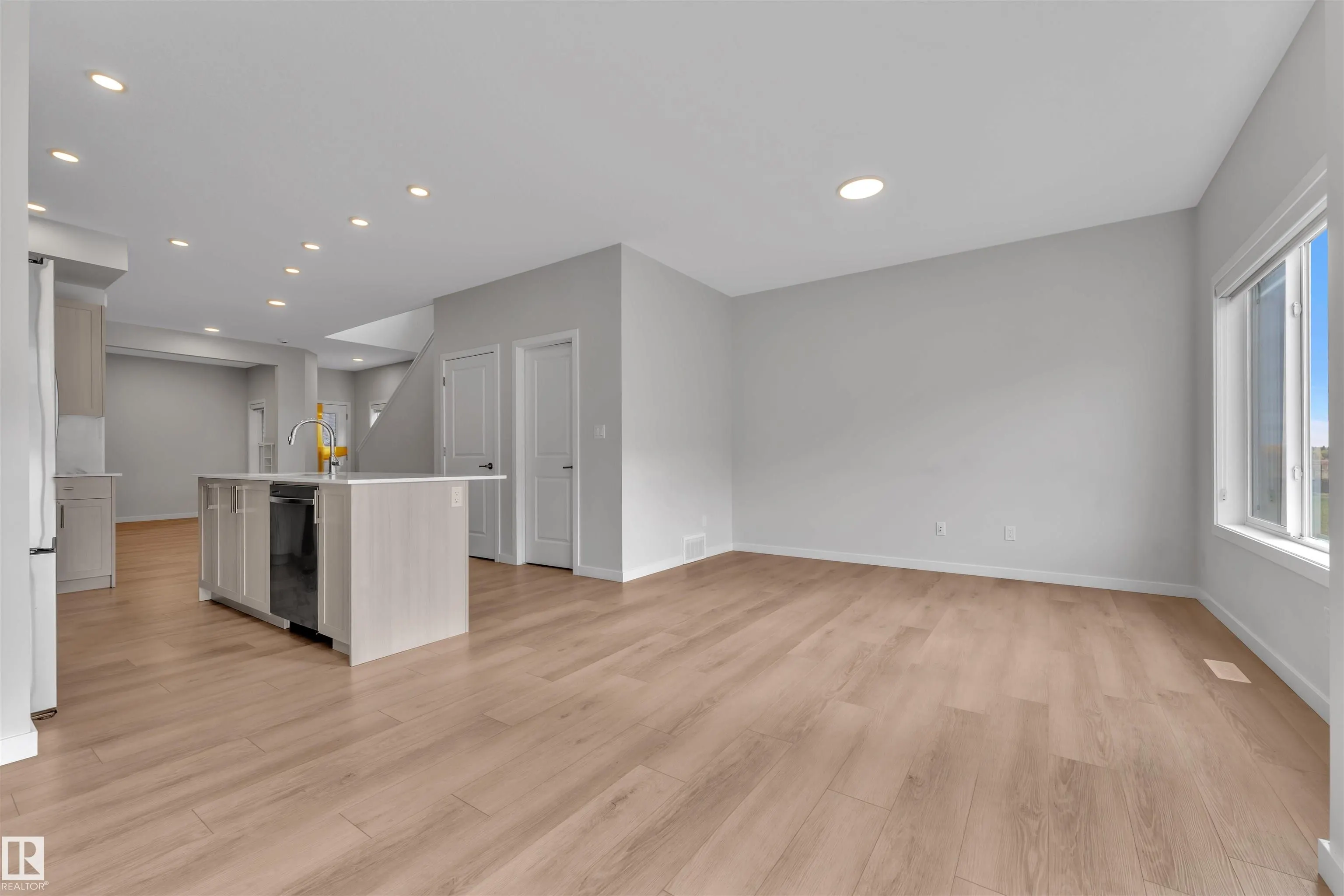 226 ORCHARDS Boulevard