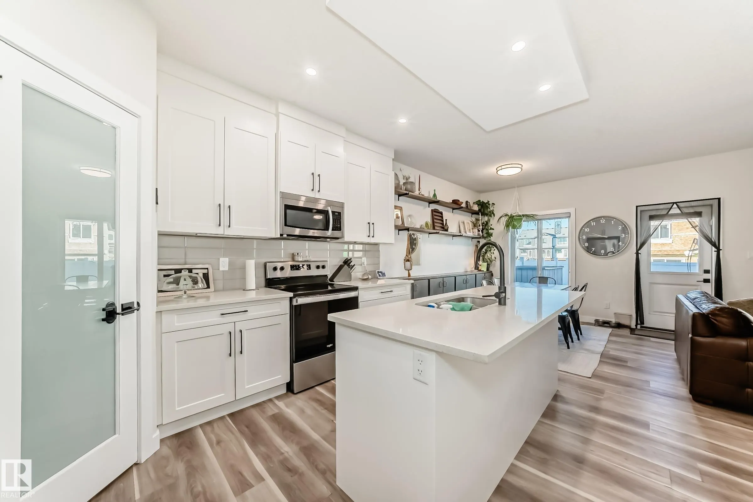 104 WILLOW Link