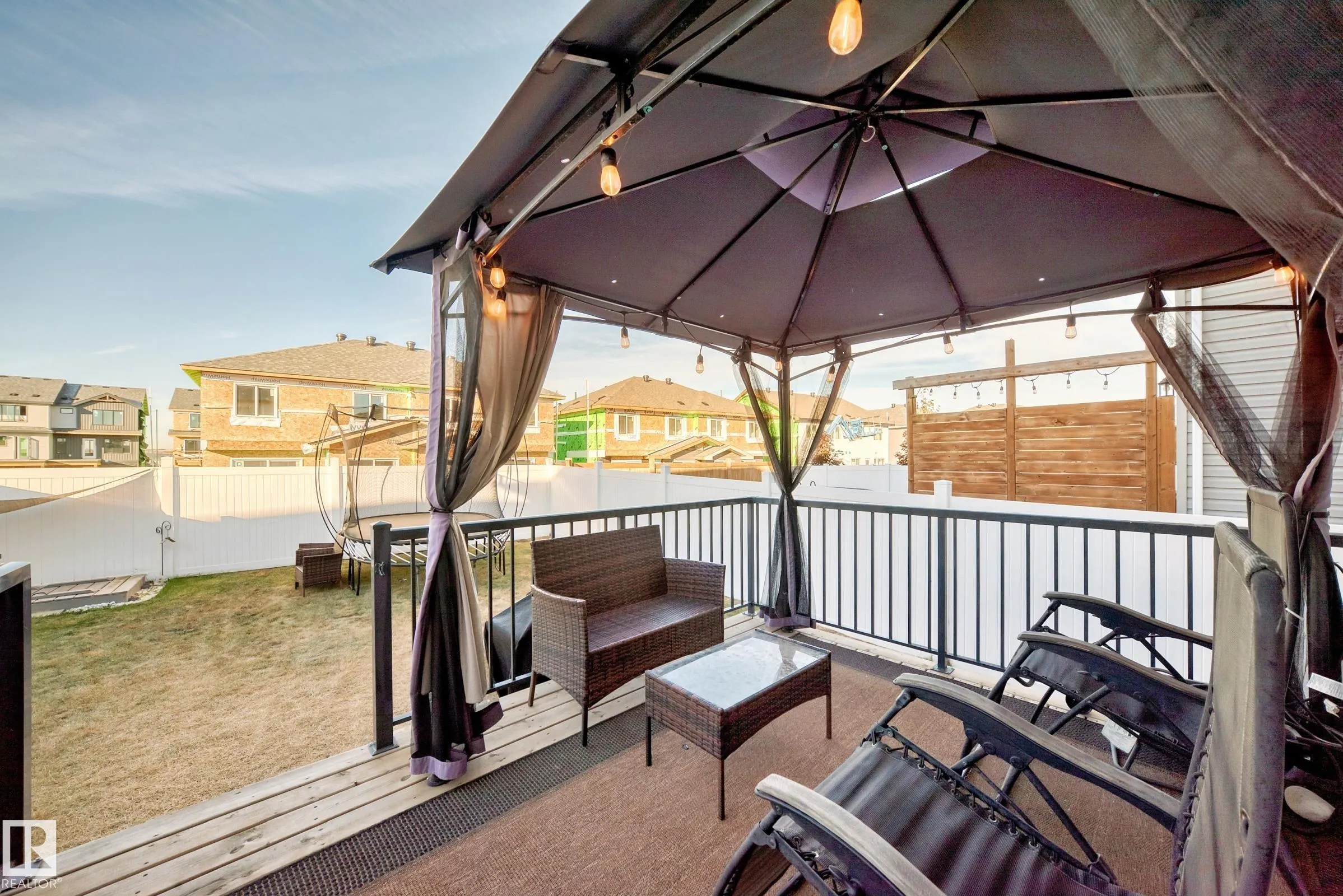 104 WILLOW Link