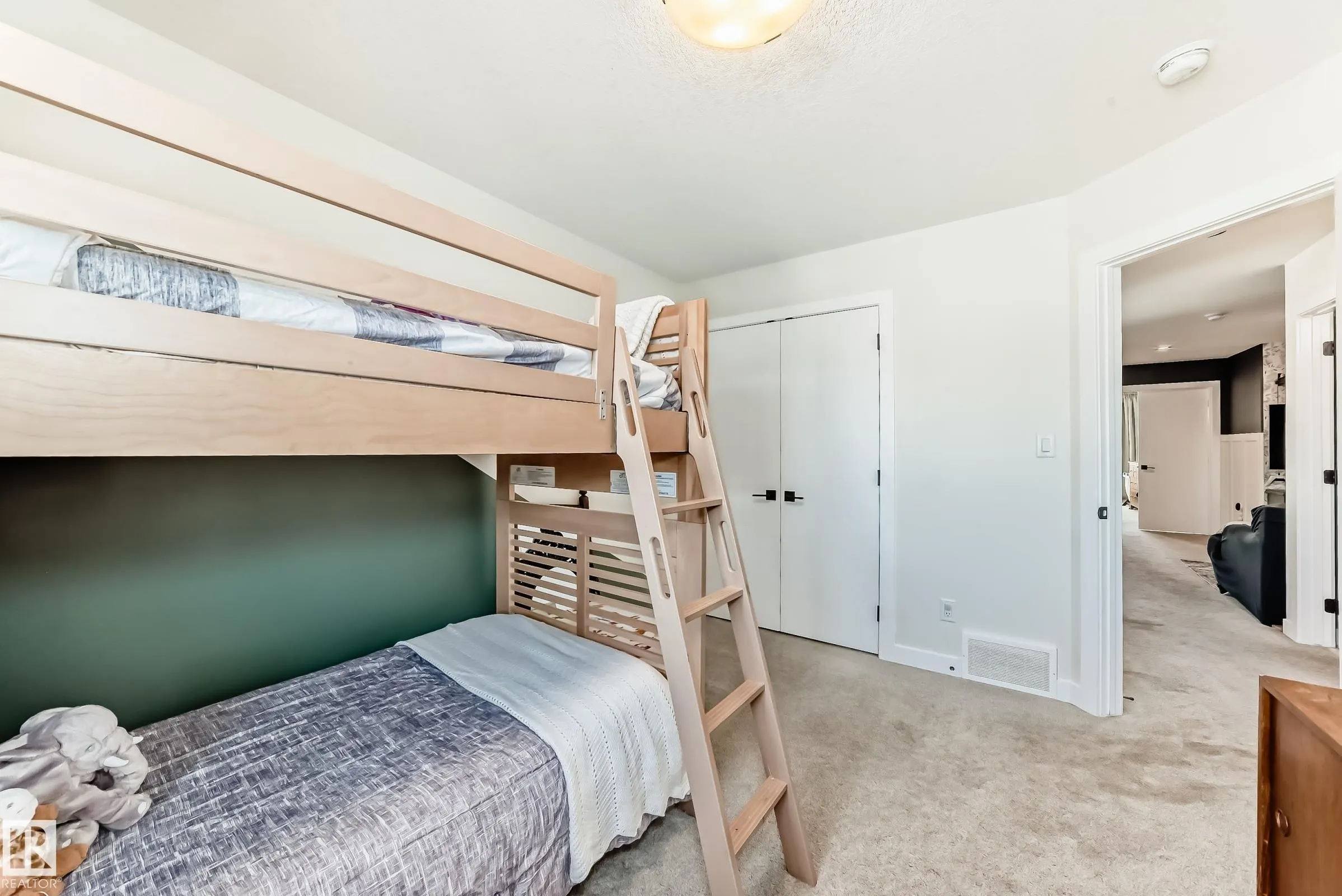 104 WILLOW Link