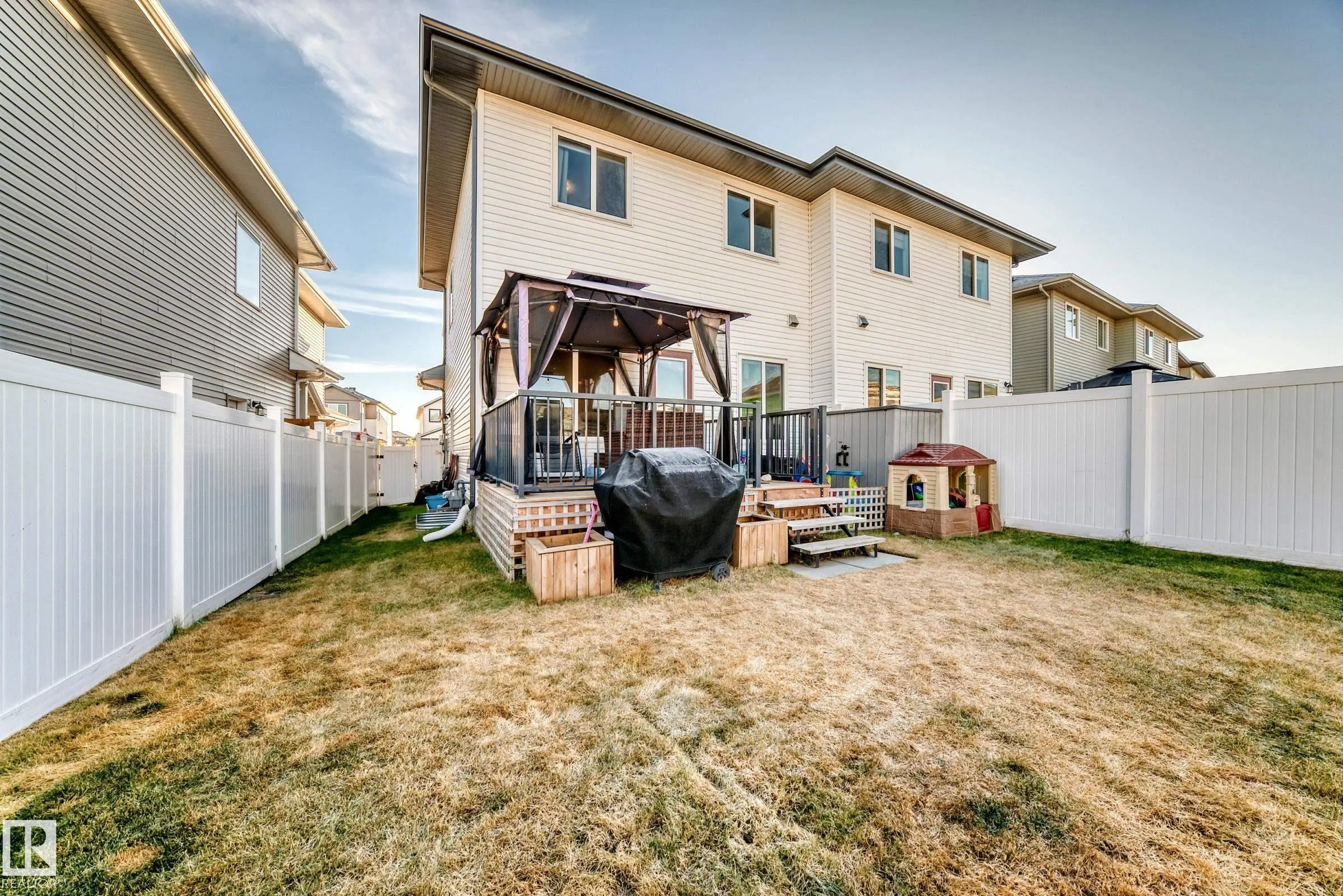 104 WILLOW Link