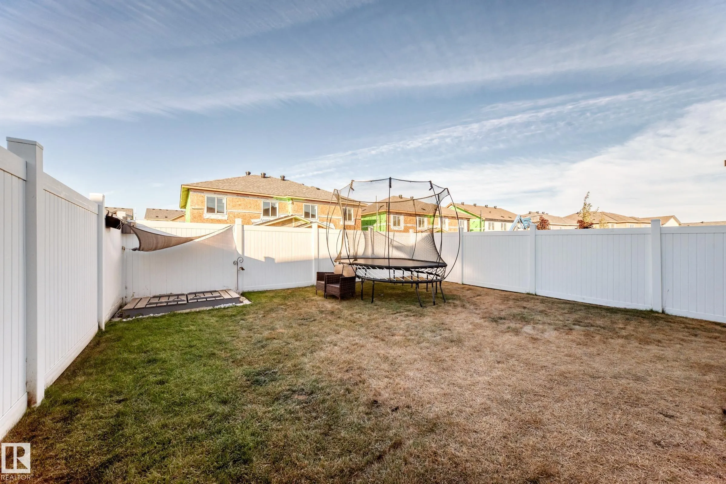 104 WILLOW Link