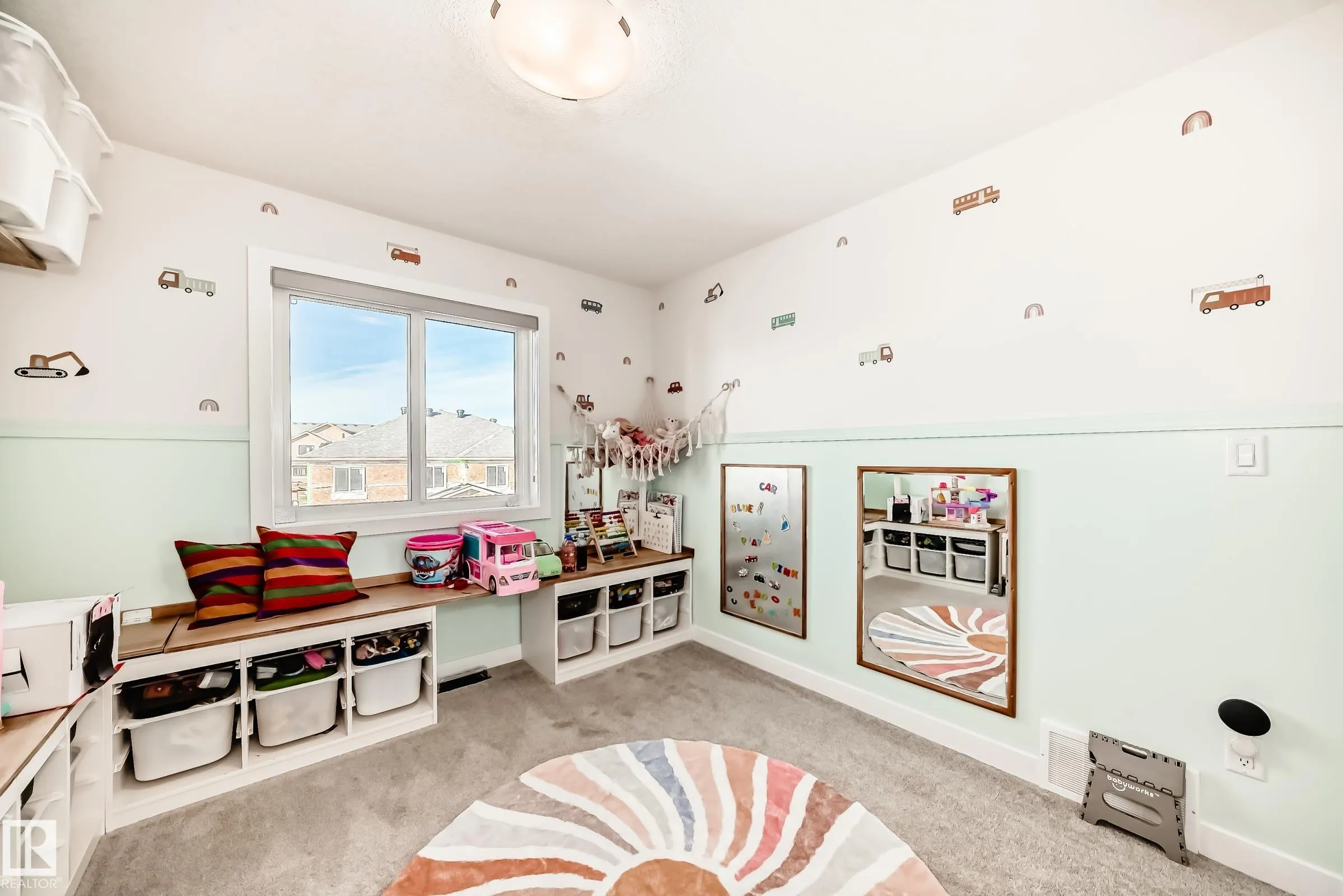 104 WILLOW Link