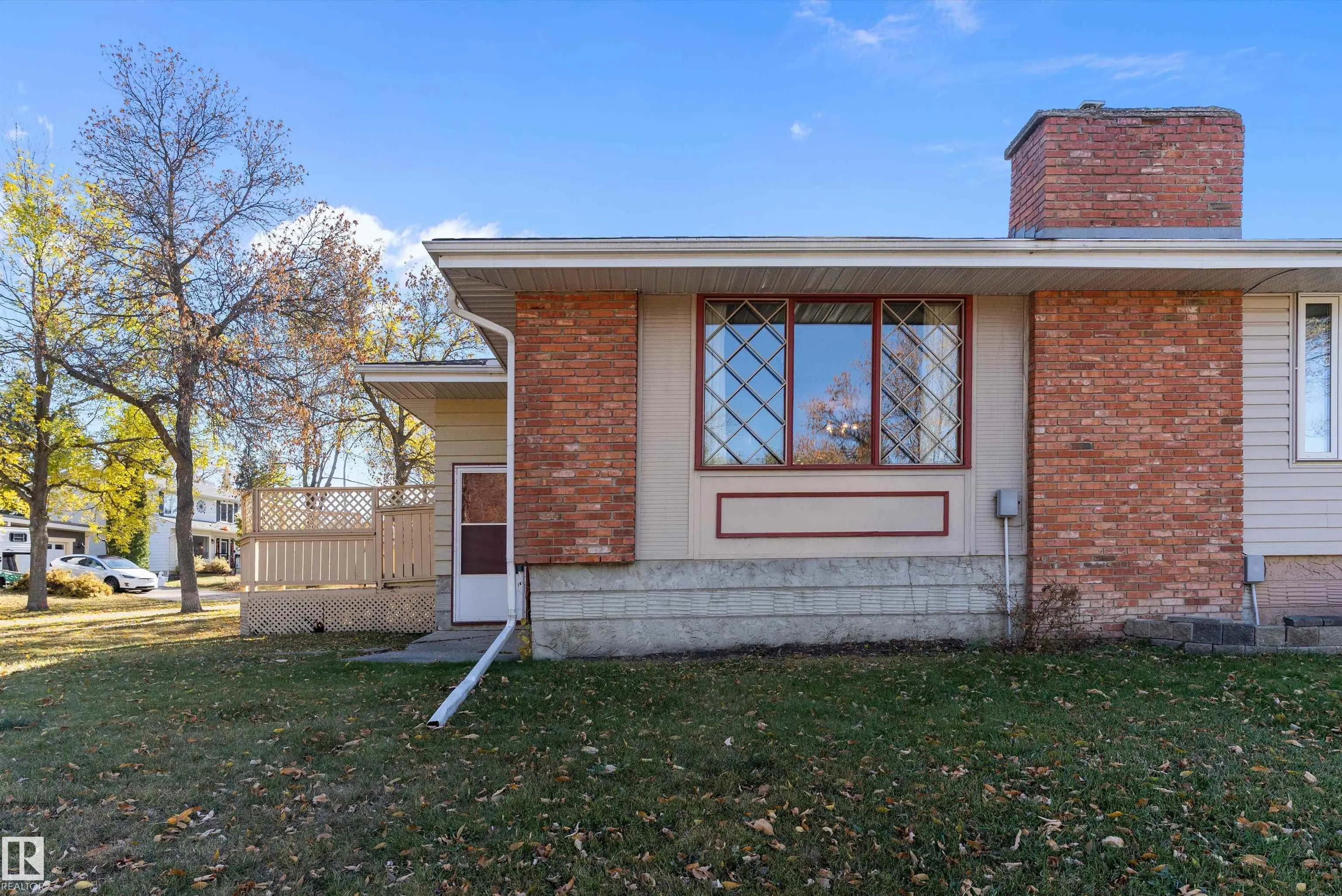 2 GREENBRIER Crescent