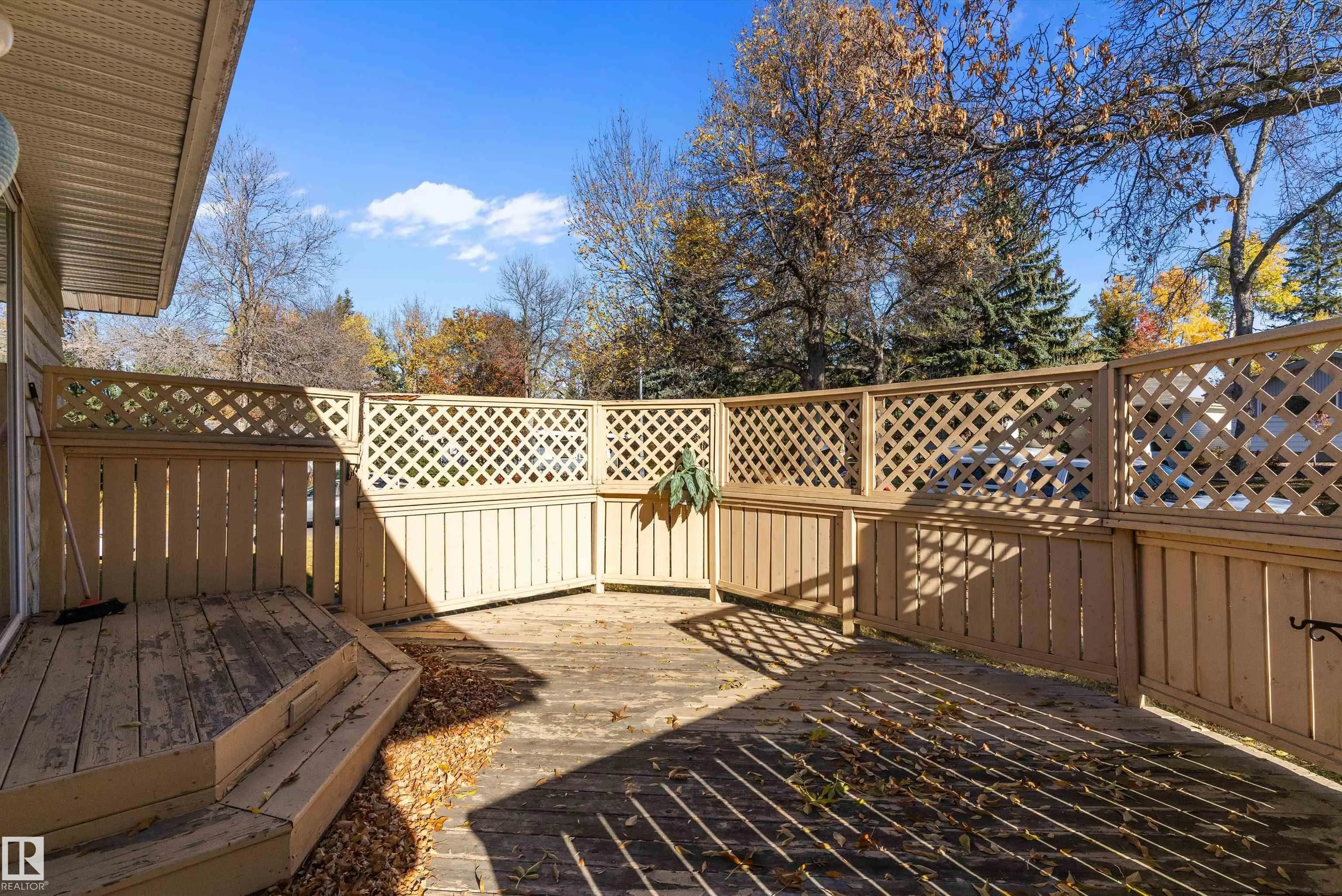 2 GREENBRIER Crescent